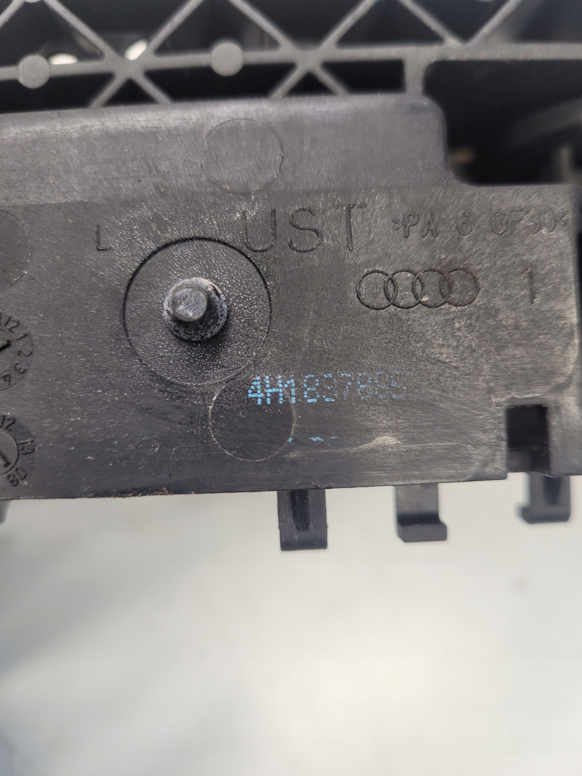 handle left front AUDI A6 C7 A7 4H1837885 LY9B
