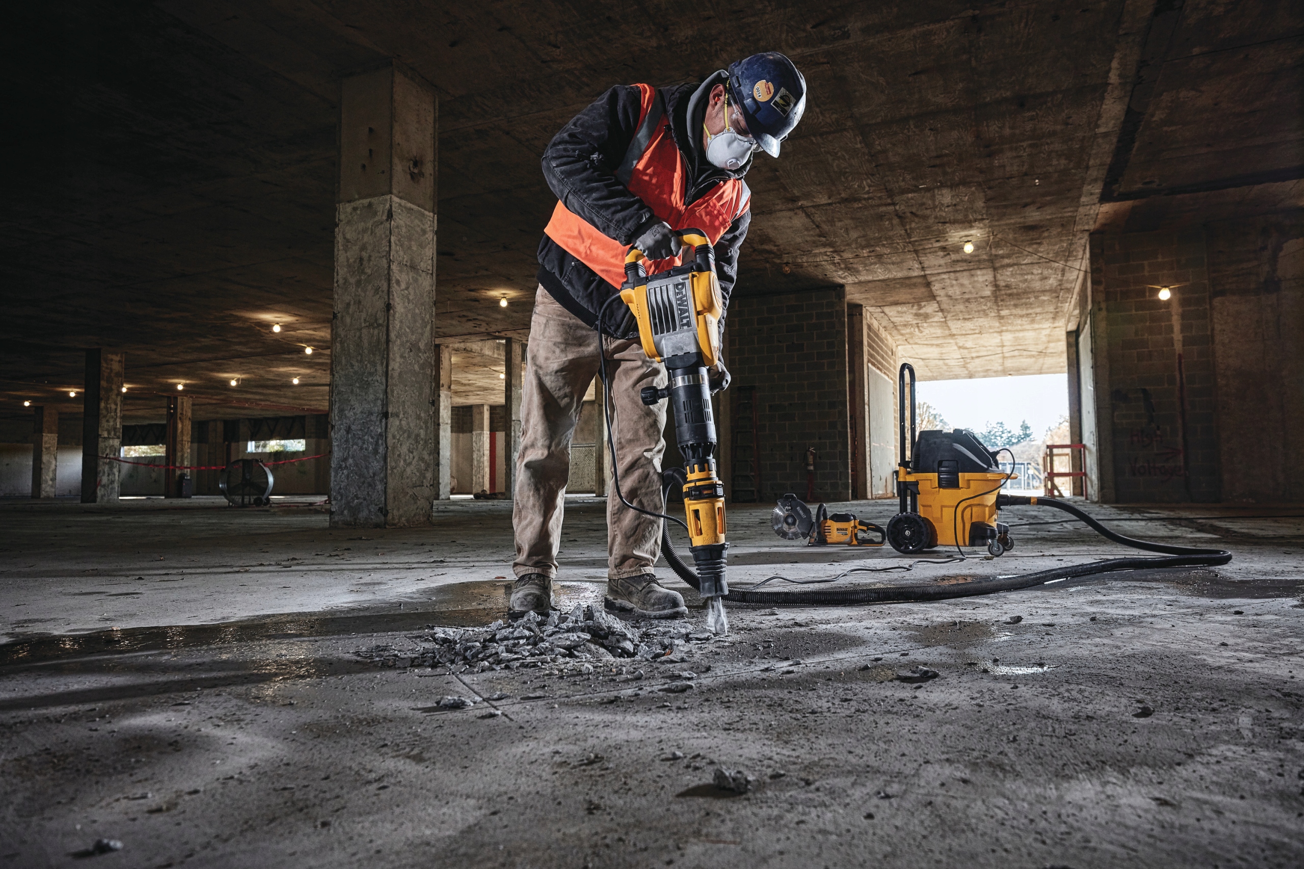 DEWALT MŁOT WYBURZENIOWY SDS-MAX D25951K 24 J Moc 1600 W