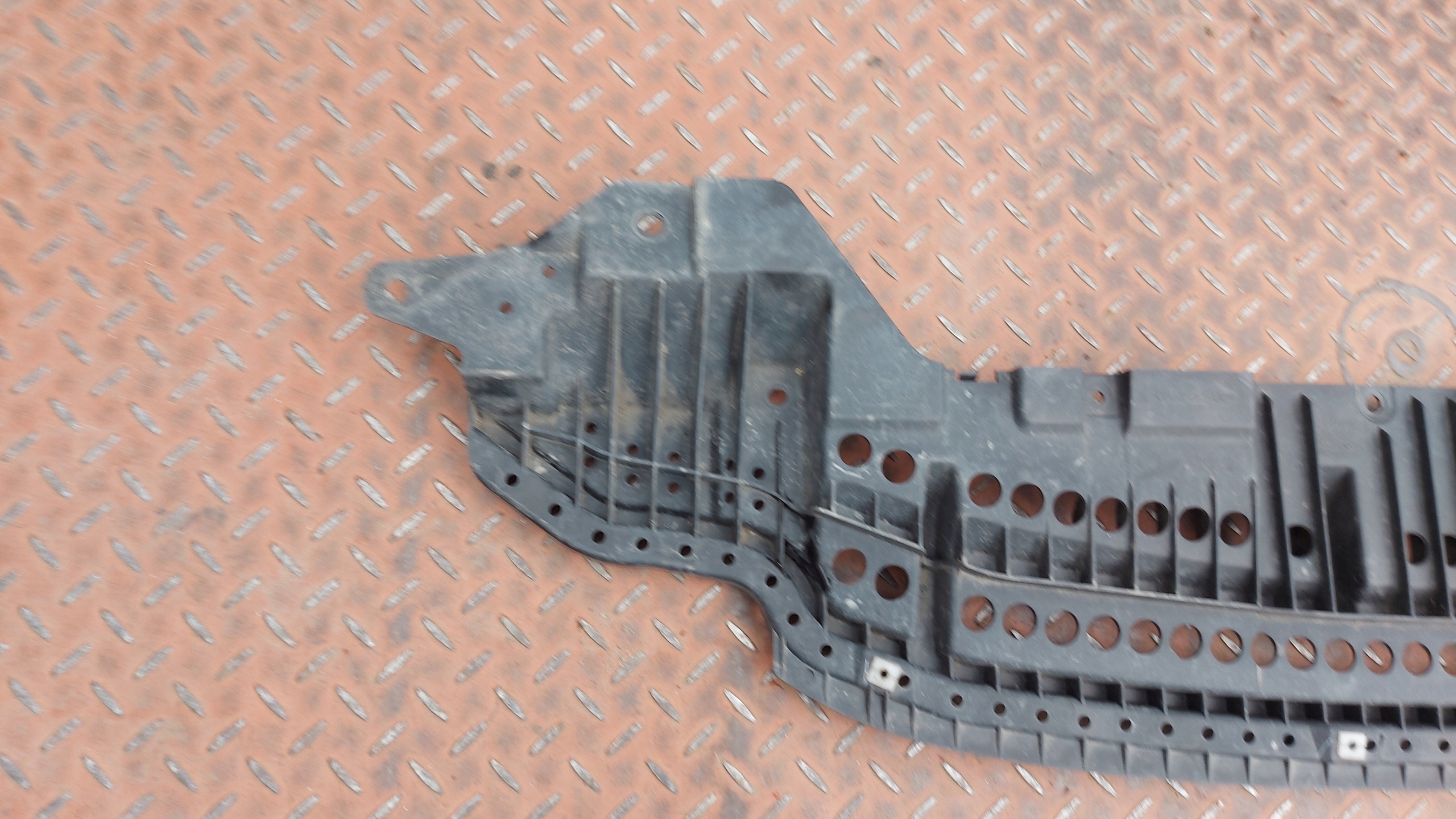 ABSORBER cover below bumper TOYOTA COROLLA E16 13