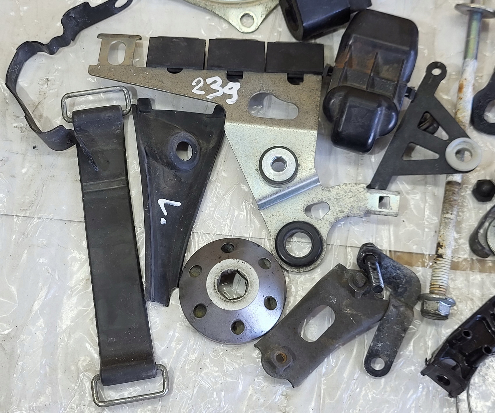 Śruby demontażowe Honda VFR 1200 F 2019-2016r Producent Honda OE