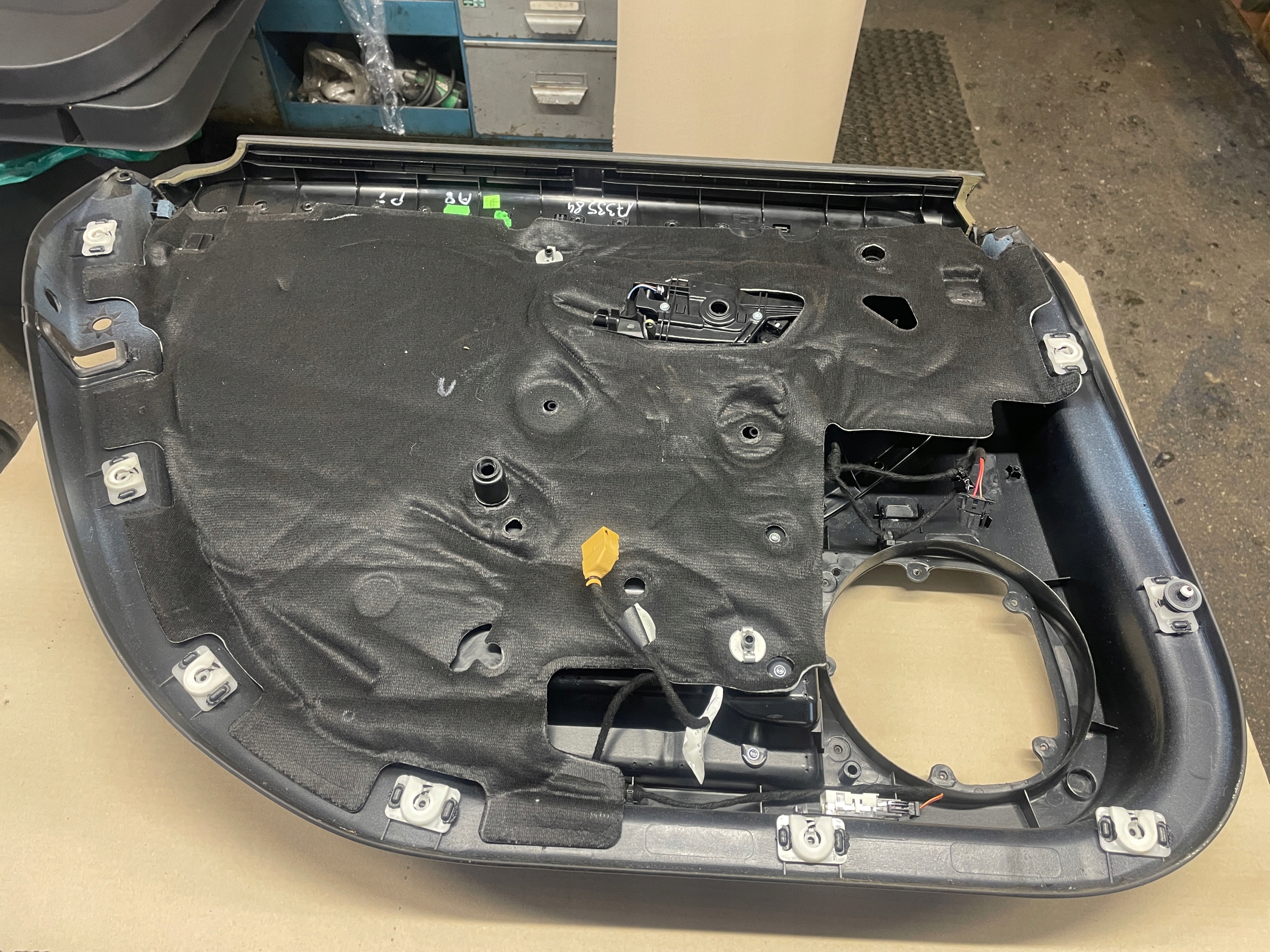 AUDI A8 D3 side door right rear part 4E0868066