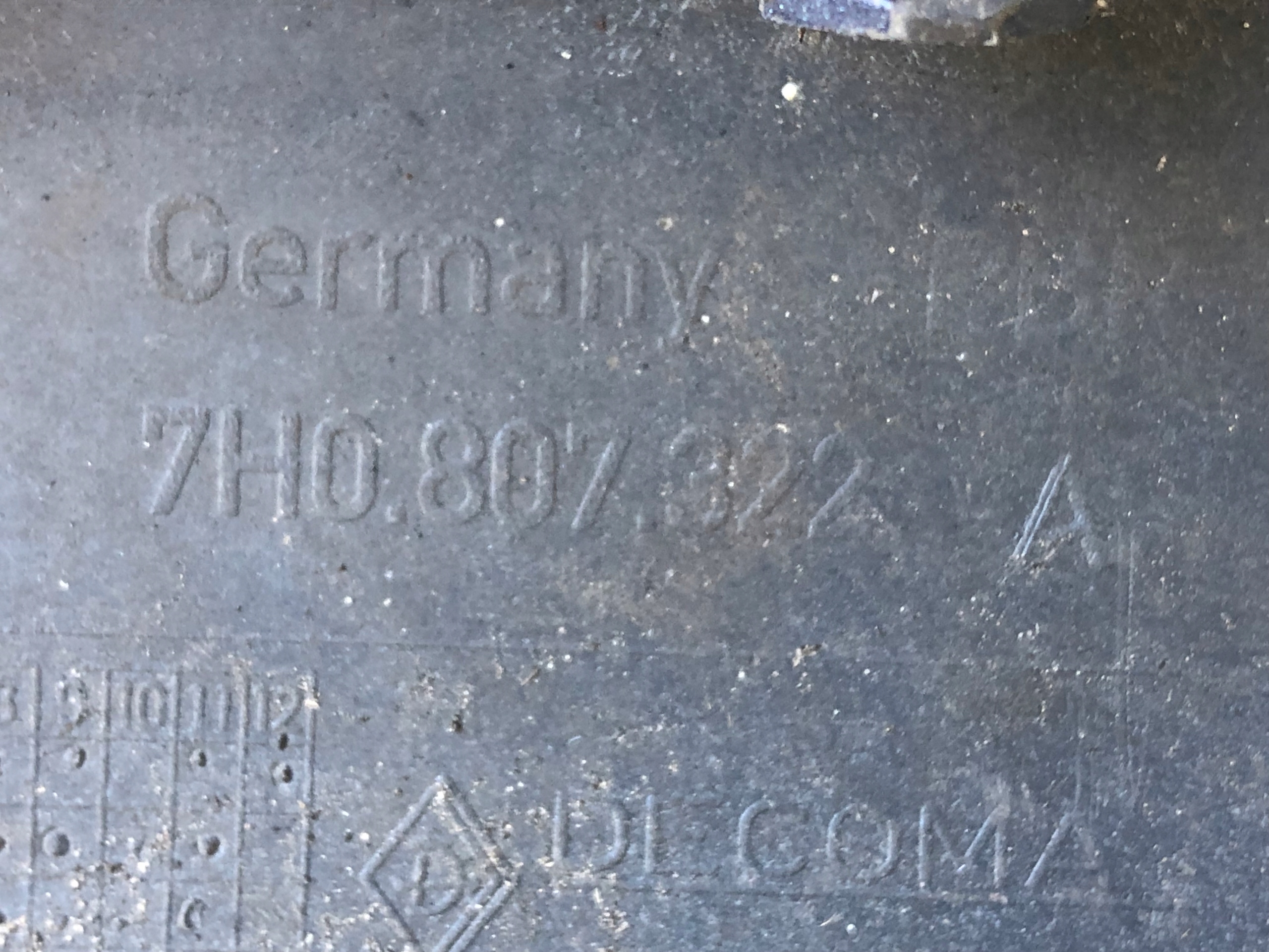 Ecke der Stoßstange rechts heck VW T5 7H0807322A