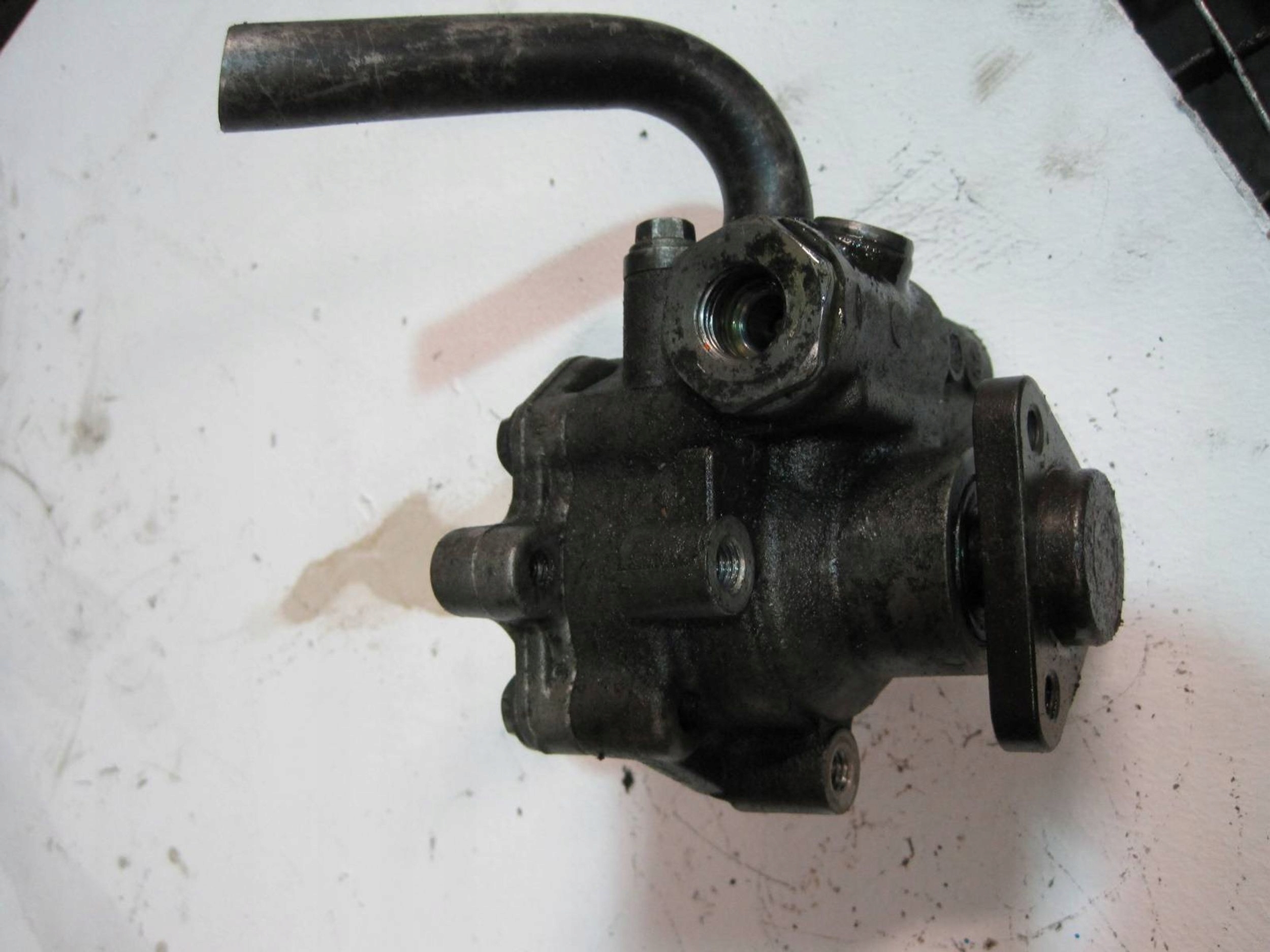 Audi A3 S3 8P 1997 Pompa servosterzo 038145157