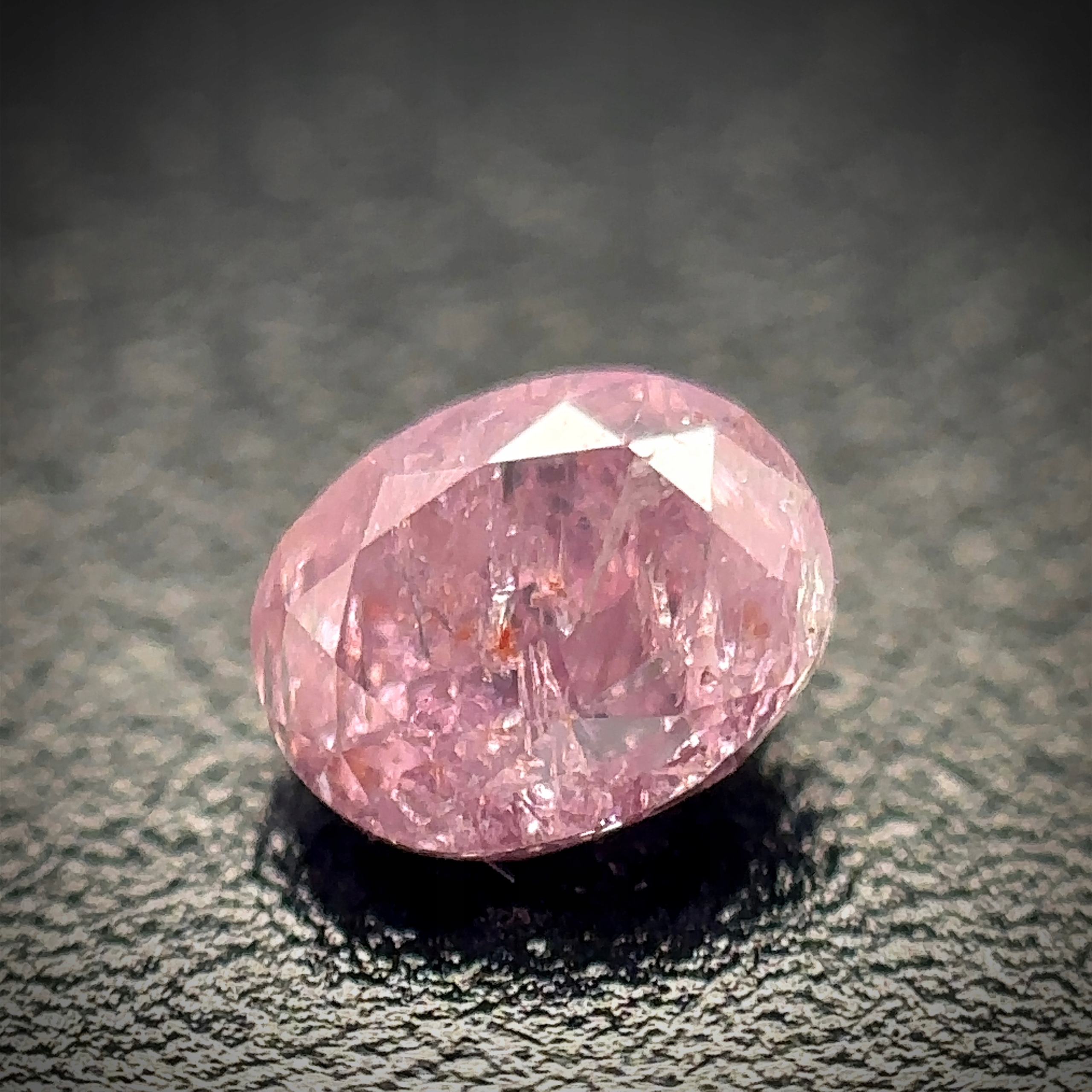Přírodní Diamant 0.17ct Růžový Cushion I3 Certifikát Algt