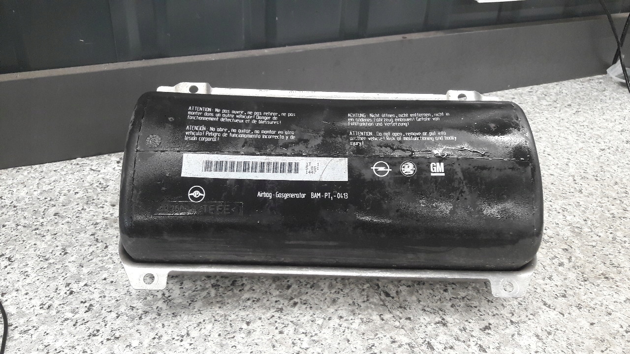 подушка безопасности пассажира opel OMEGA b