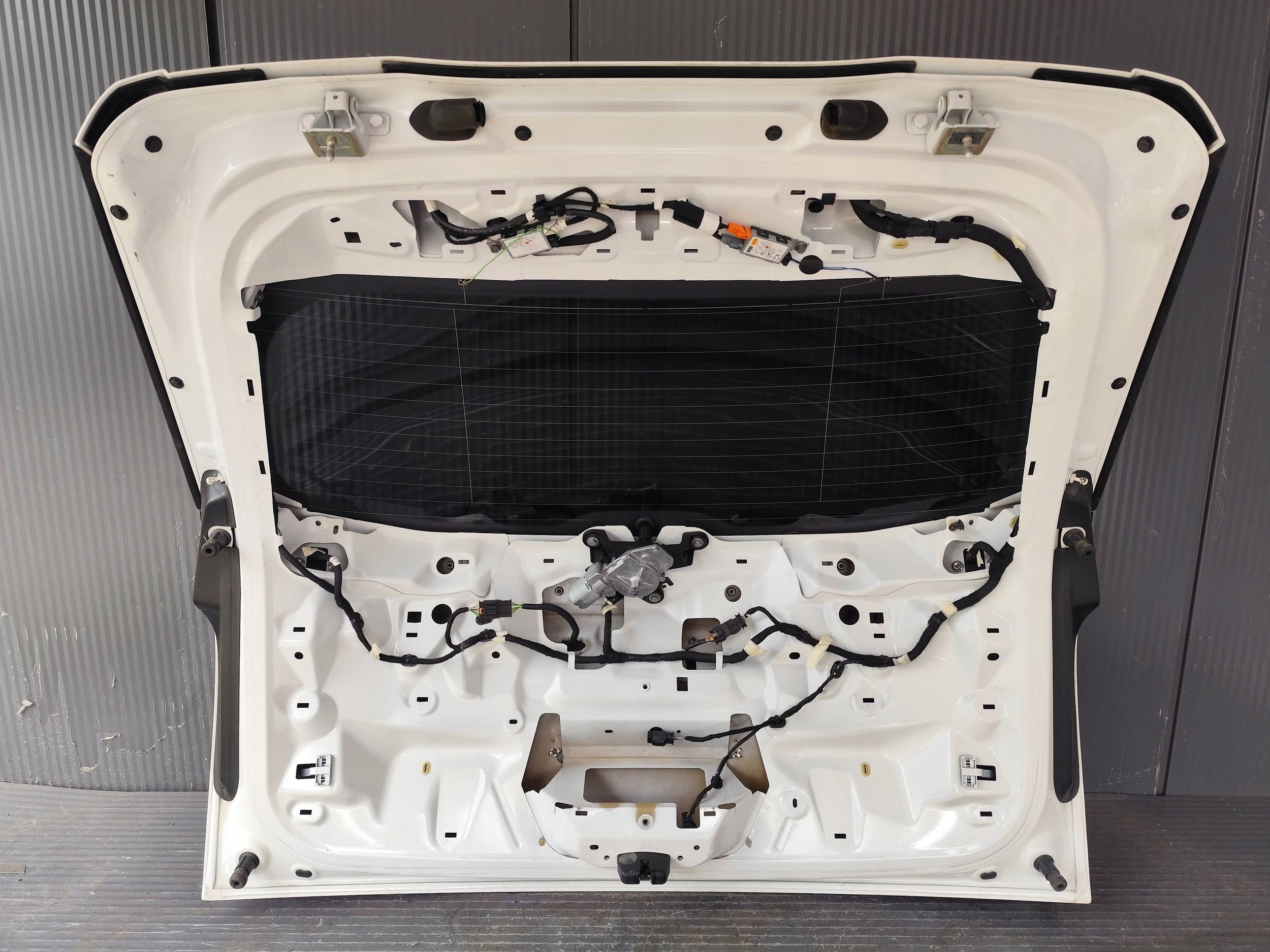 PEUGEOT 2008 II boot doors KAMERA complete DEMONTAZ