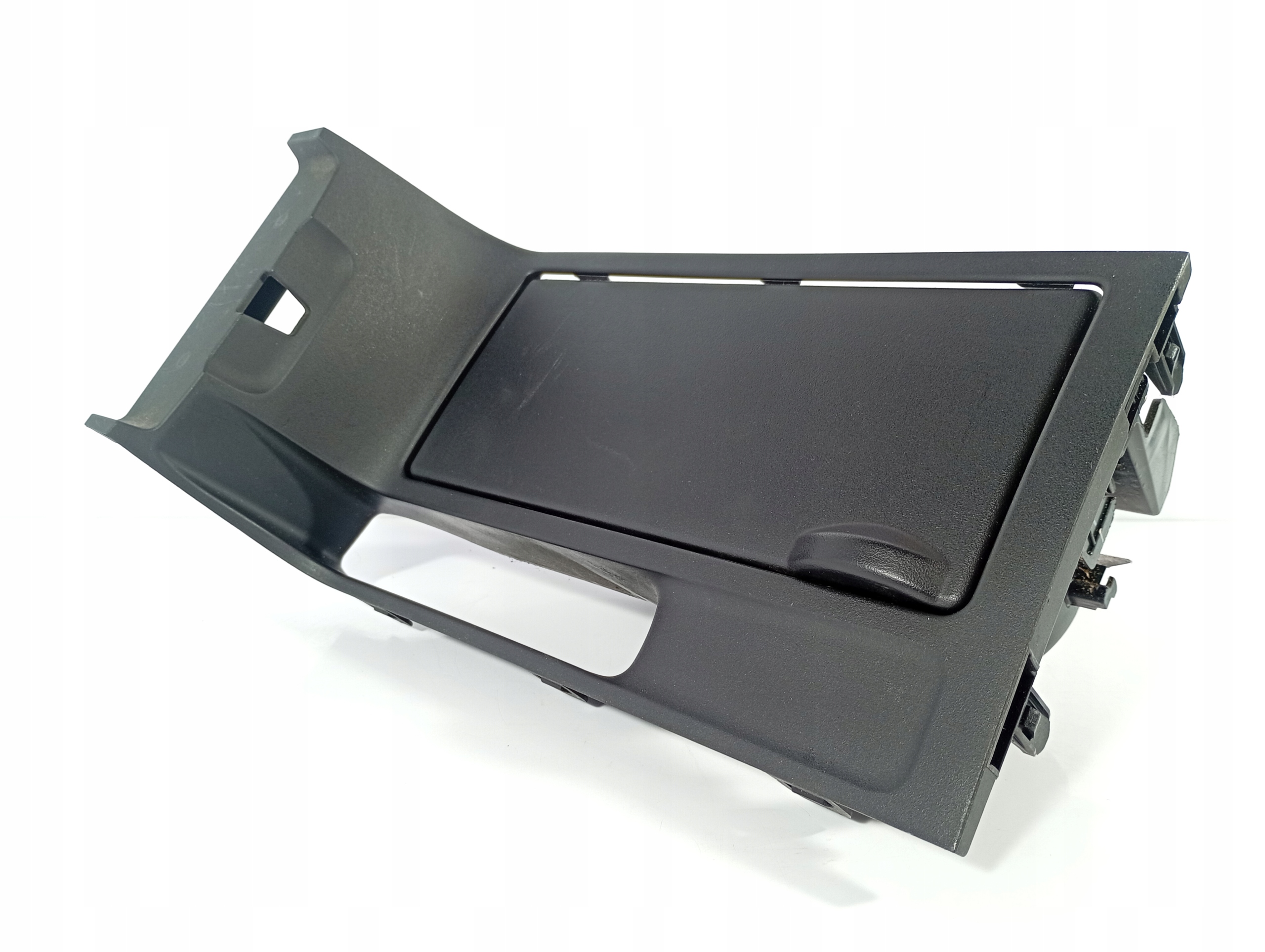 Mazda 3 III 03-09 bracket for CUPHOLDER OE BP4K64361