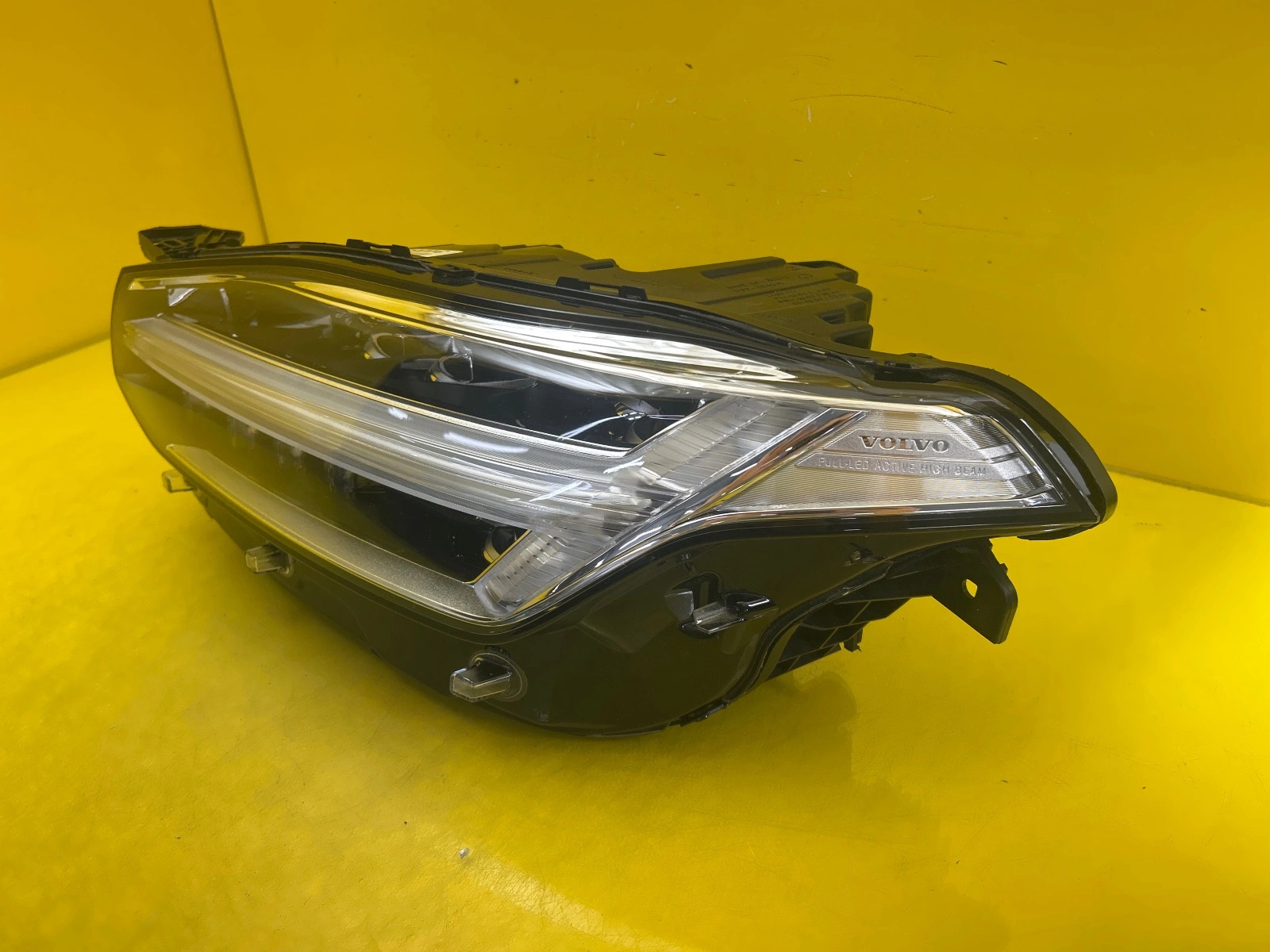 light left front Volvo XC90 II 31655157 Full Led Active High Beam