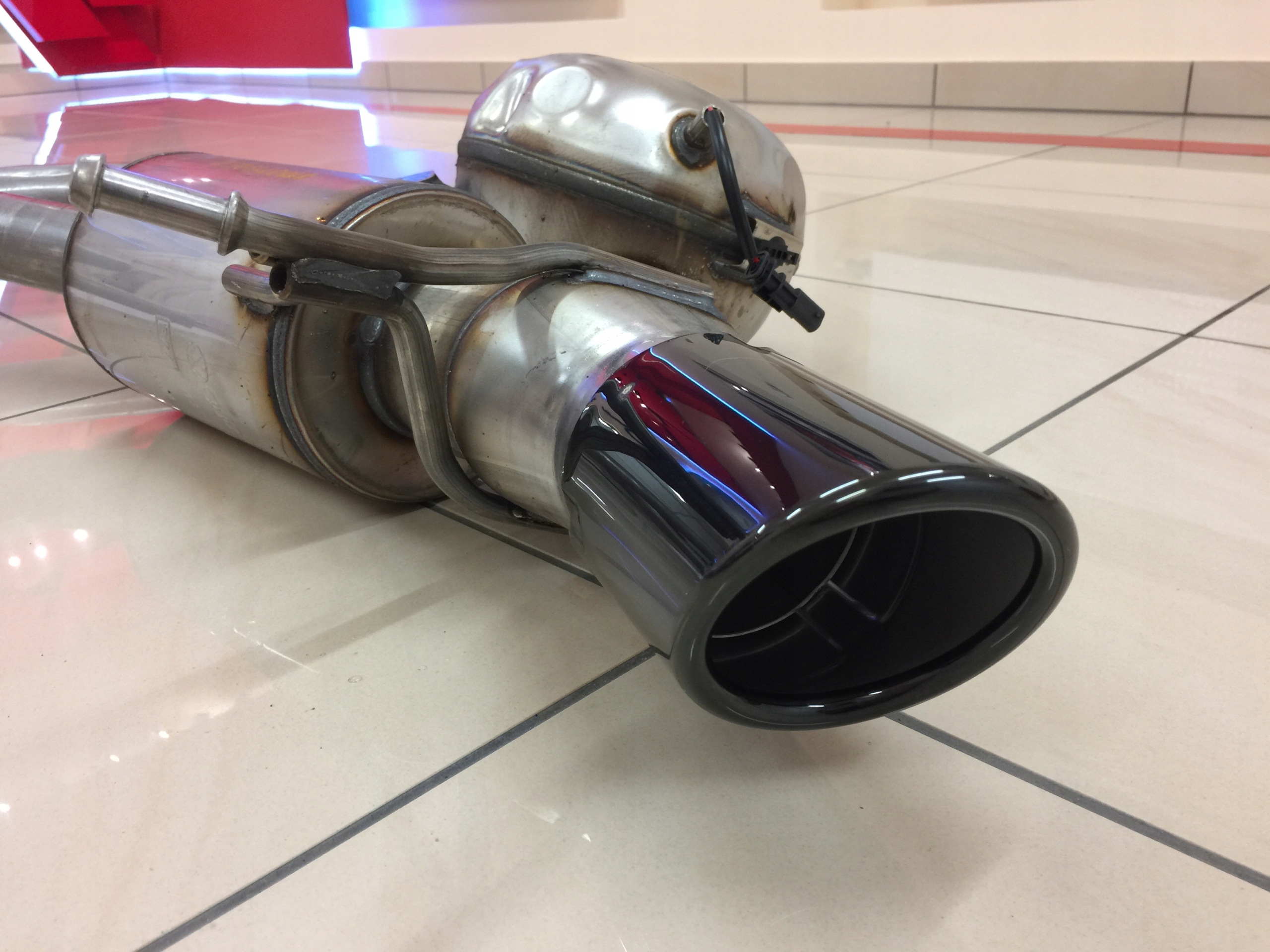 Активна Вихлопна система Audi A4 (8K)