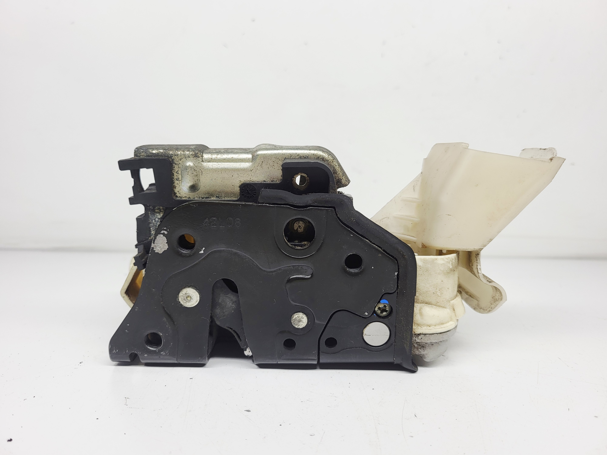lock door left front AUDI A4 B8 8J1837015A europa sedan