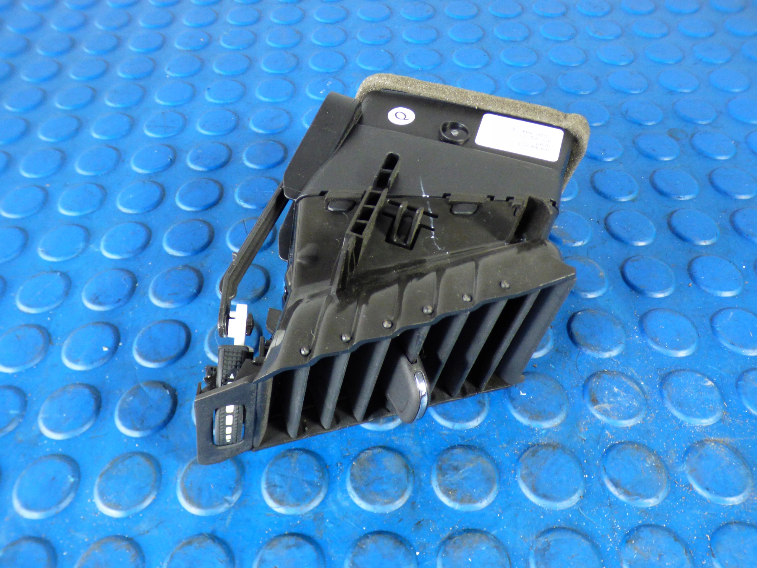 grid air conditioning devices central left right ASTRA V K
