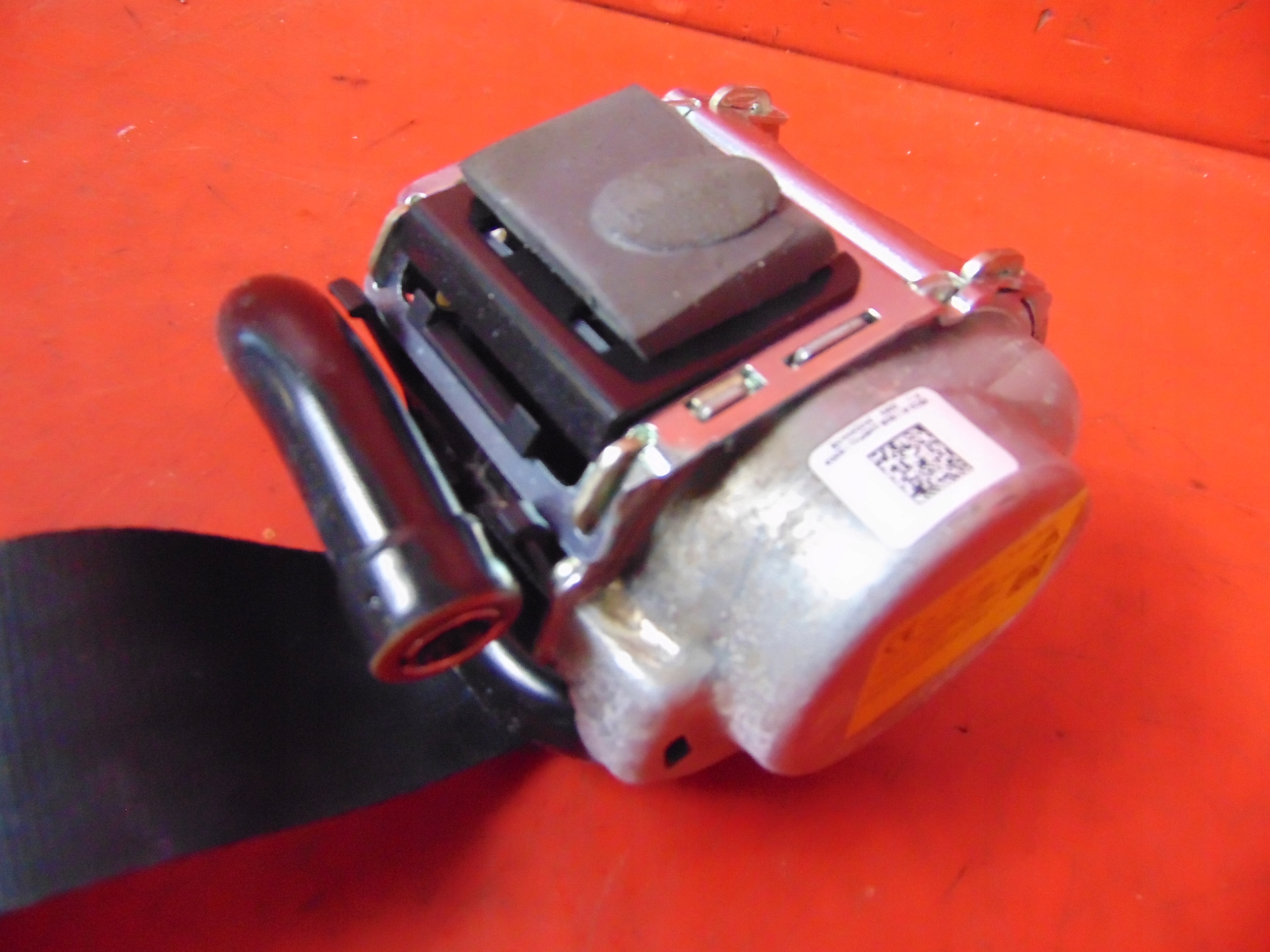 RANGE ROVER Evoque II L551 tension belt BEZPIEC right front