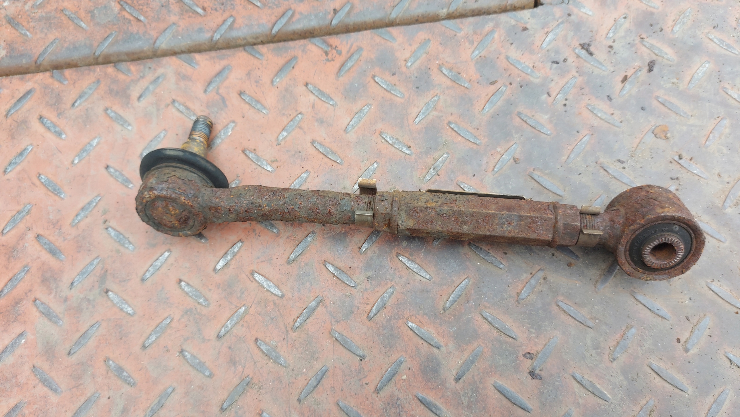 Querlenker links heck LEXUS IS 220 05