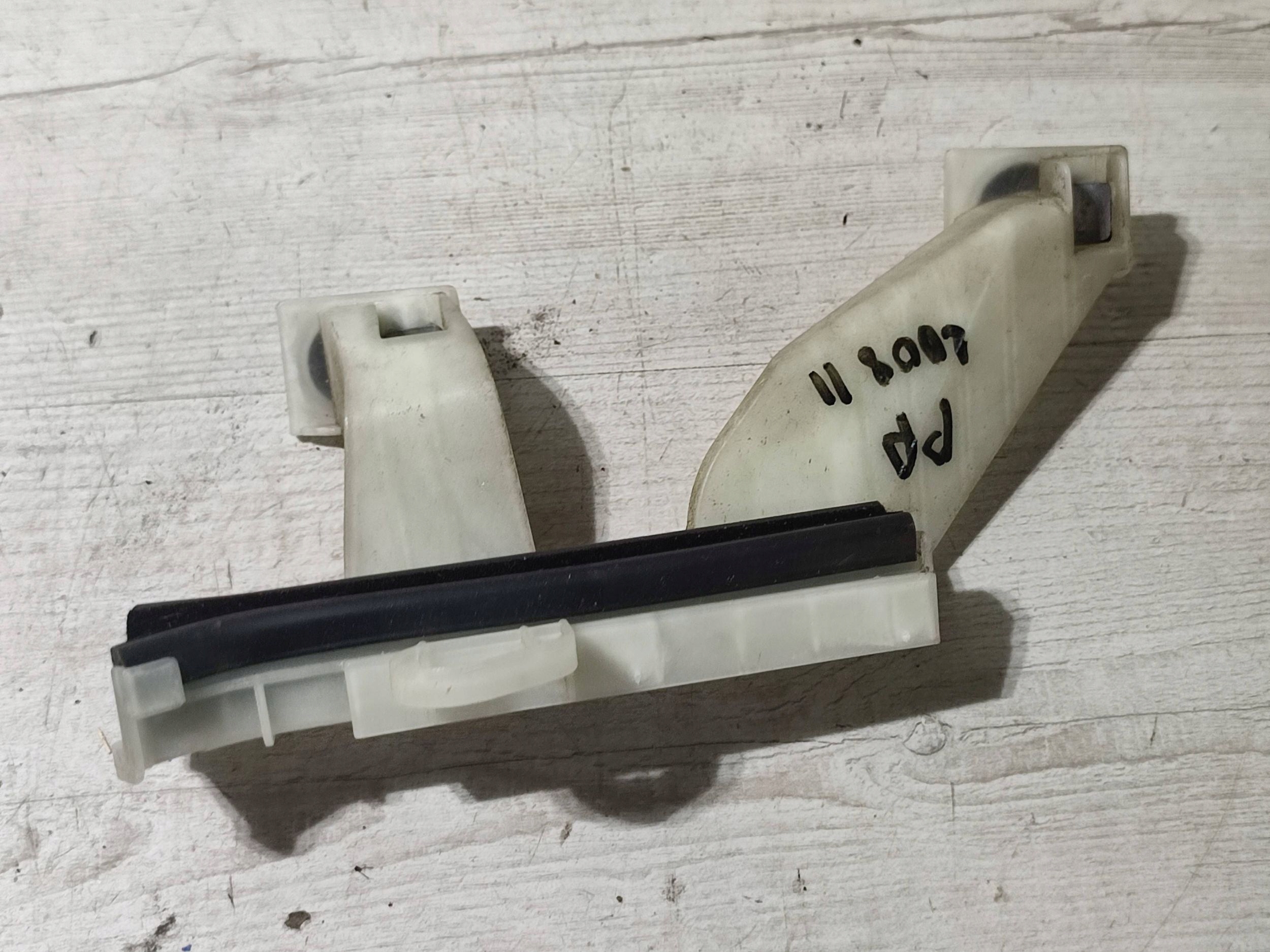 Peugeot 2008 II 2020 front side right moulding windows door przednich