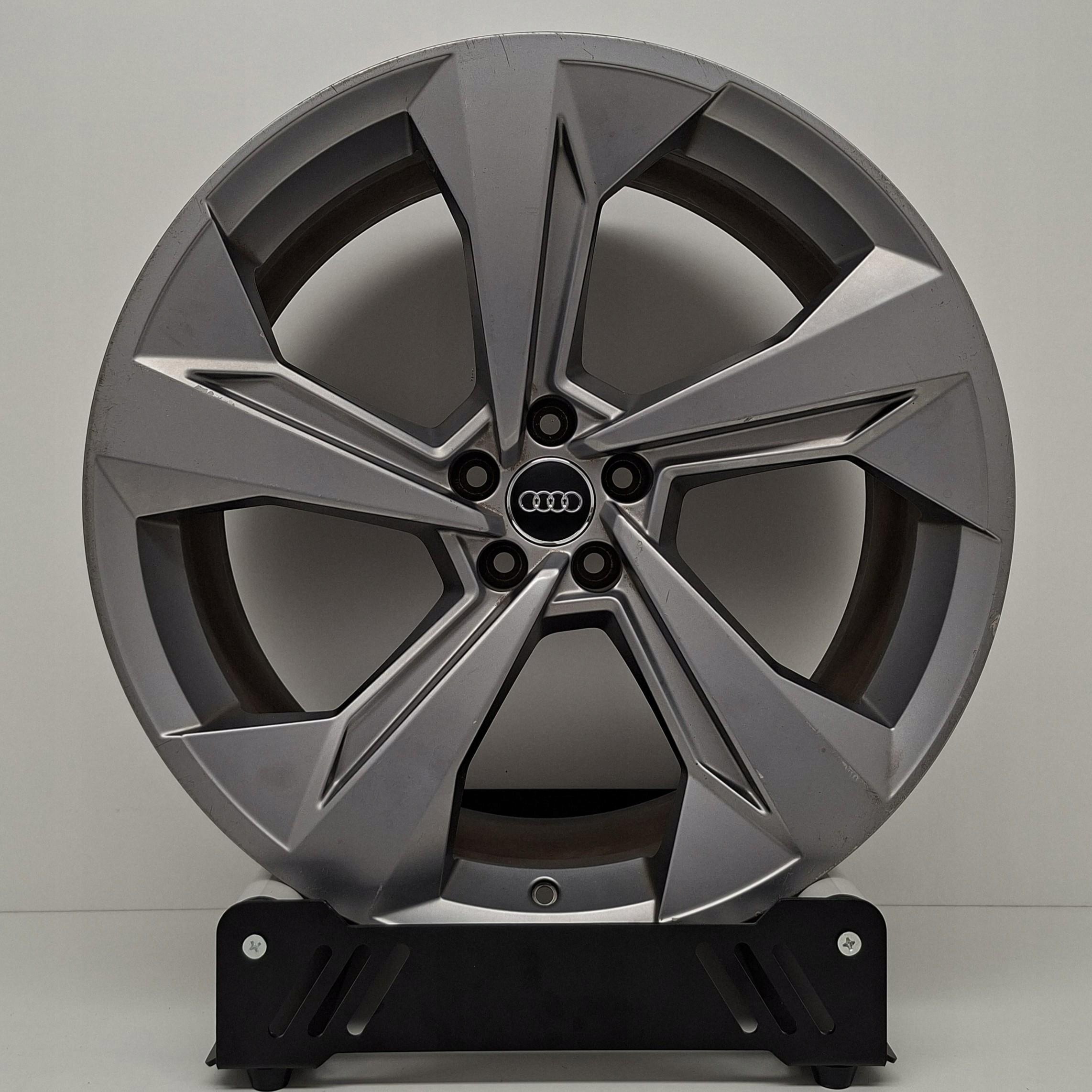 AUDI Q7 Q8 22 22" 4M0601025CD disk hliníkový