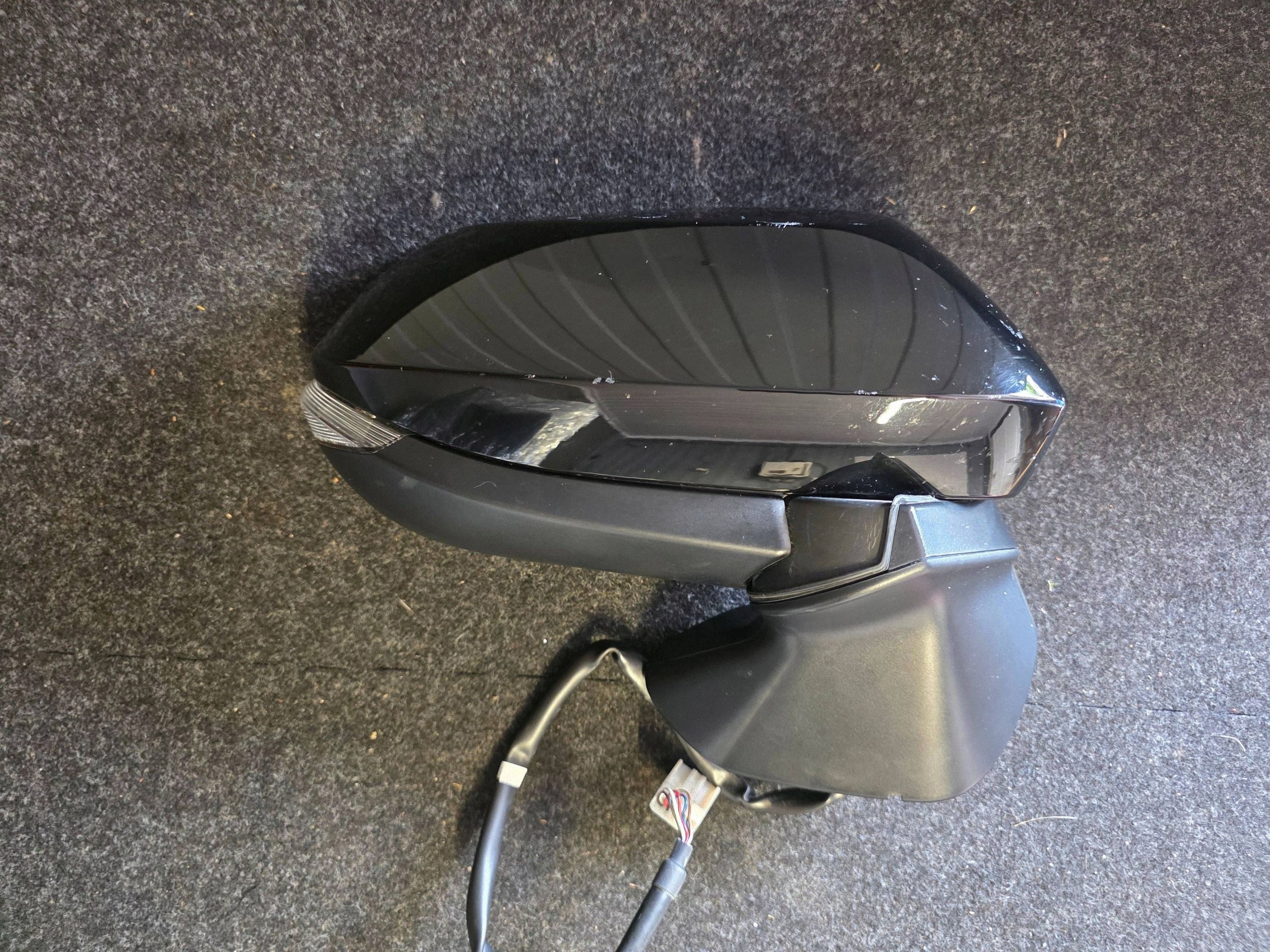 TOYOTA YARIS CROSS mirror right 8 PIN