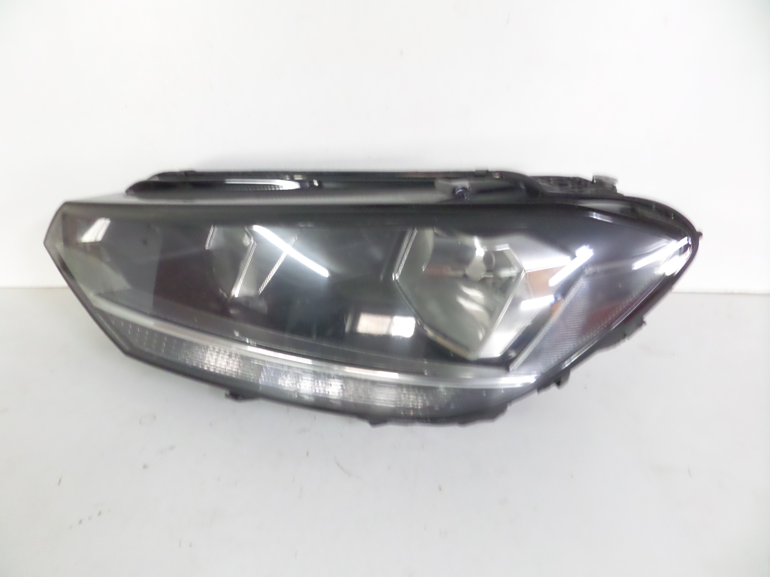 light front left VW TOURAN III 15