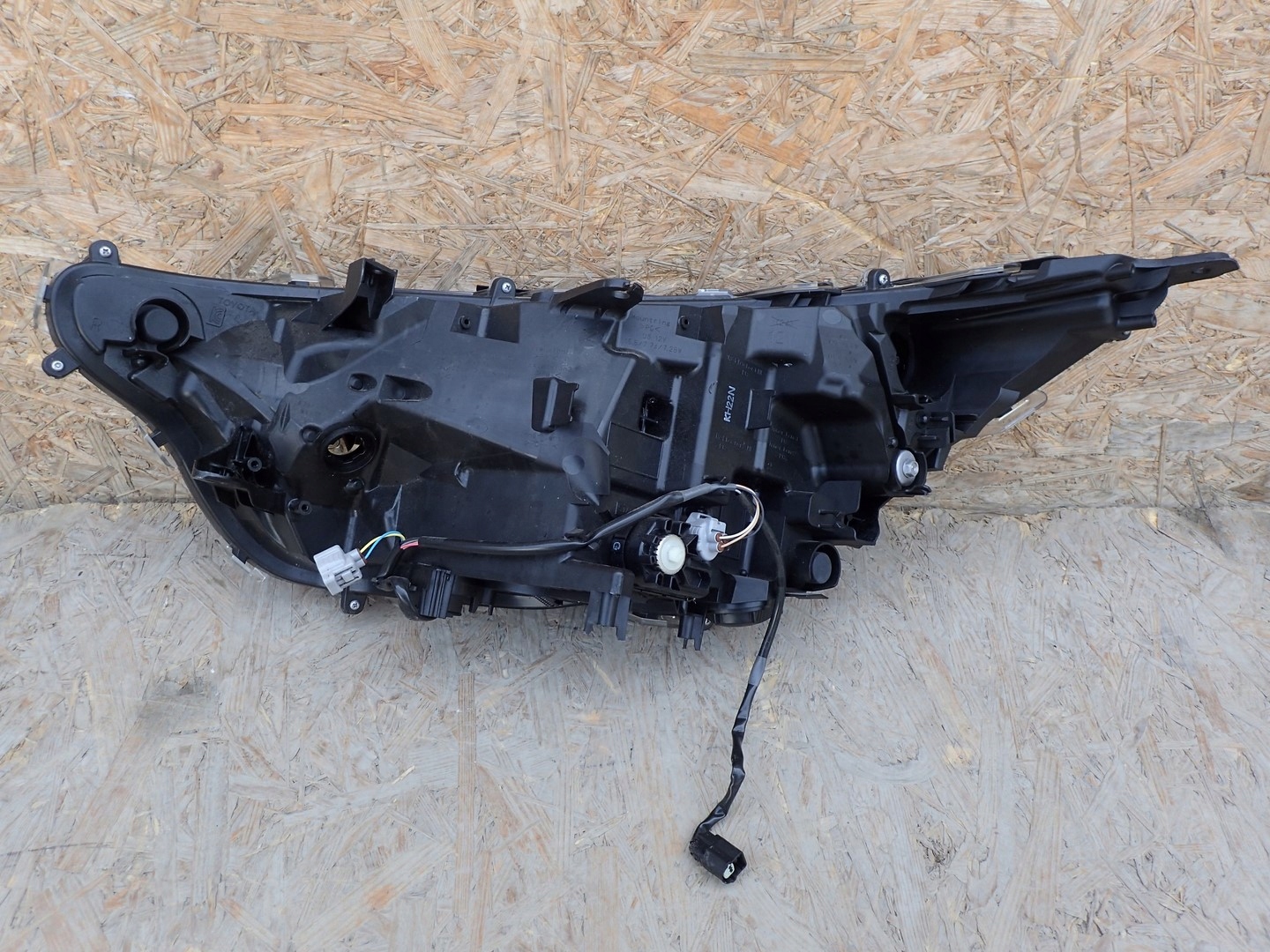 light right REFLEKTOR FULL LED TOYOTA RAV4 V A5