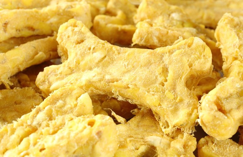 Levně Pamlsek pochoutka Bow Wow přírodní bezobilná kost pro dospělé psy BW301