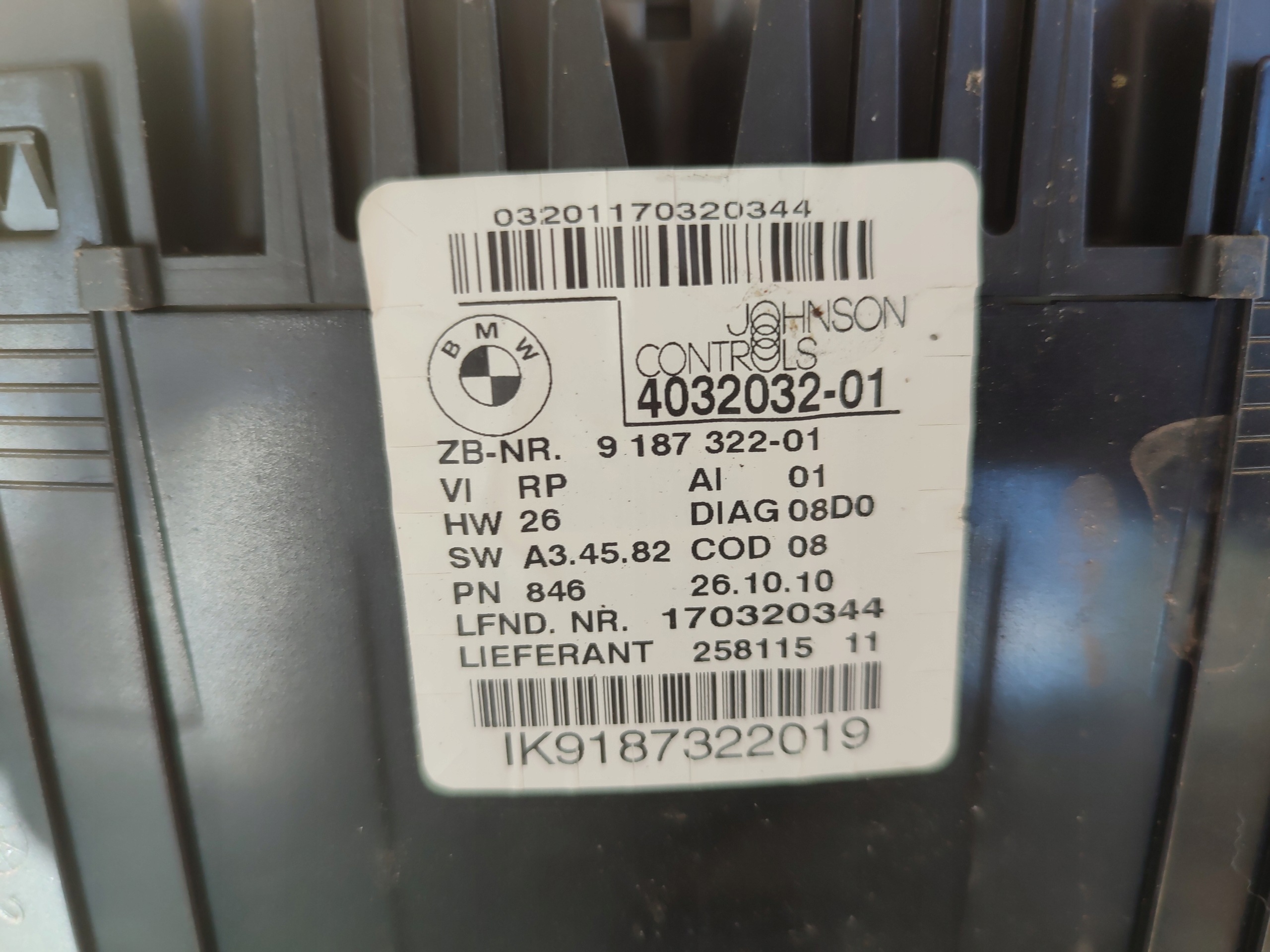 budíky hodiny BMW 1 E81 E82 E87 9187322-01