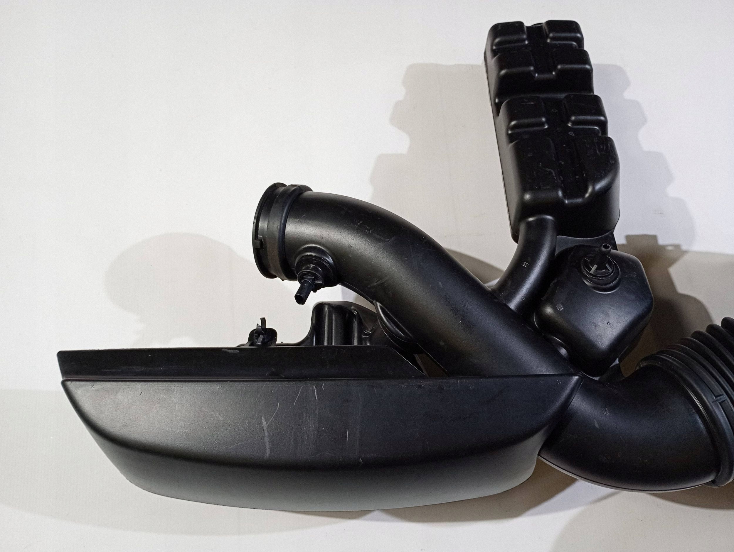 air filter housing tube intake rezonator pipe Dodge Durango 3.6 2014