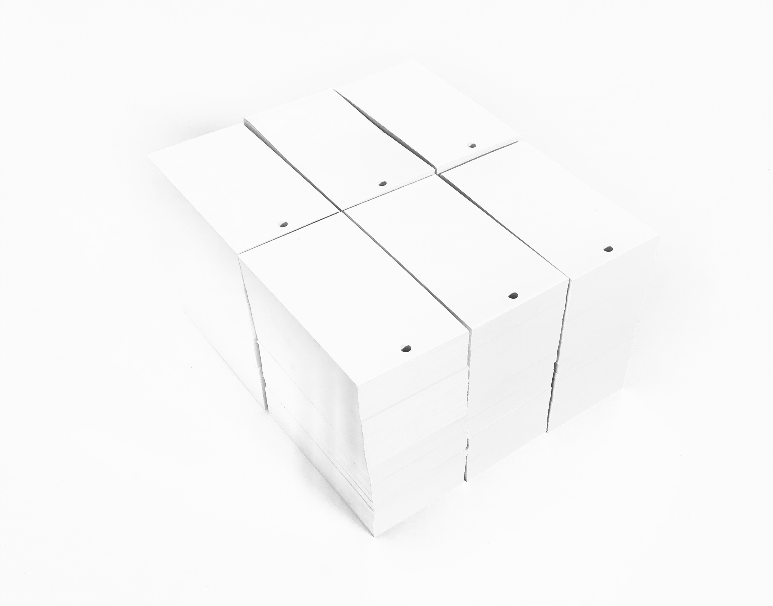 

Metki cenówki zawieszki z dziurką 3x6cm 1000 szt.