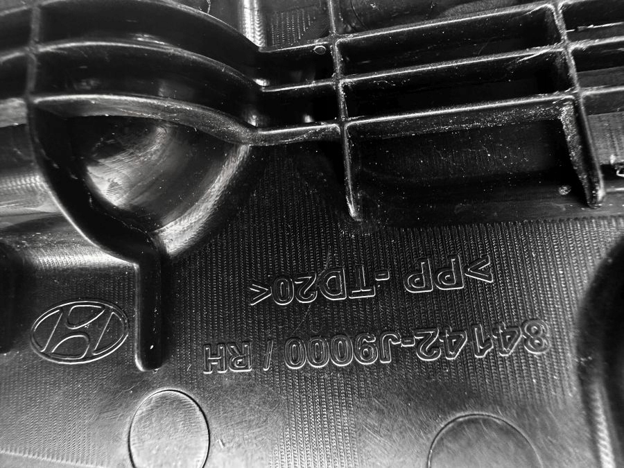 HYUNDAI KONA 84142-J9000 OSŁONA BŁOTNIKA PRZÓD PRAWY ORYGINAŁ Producent części Volkswagen OE