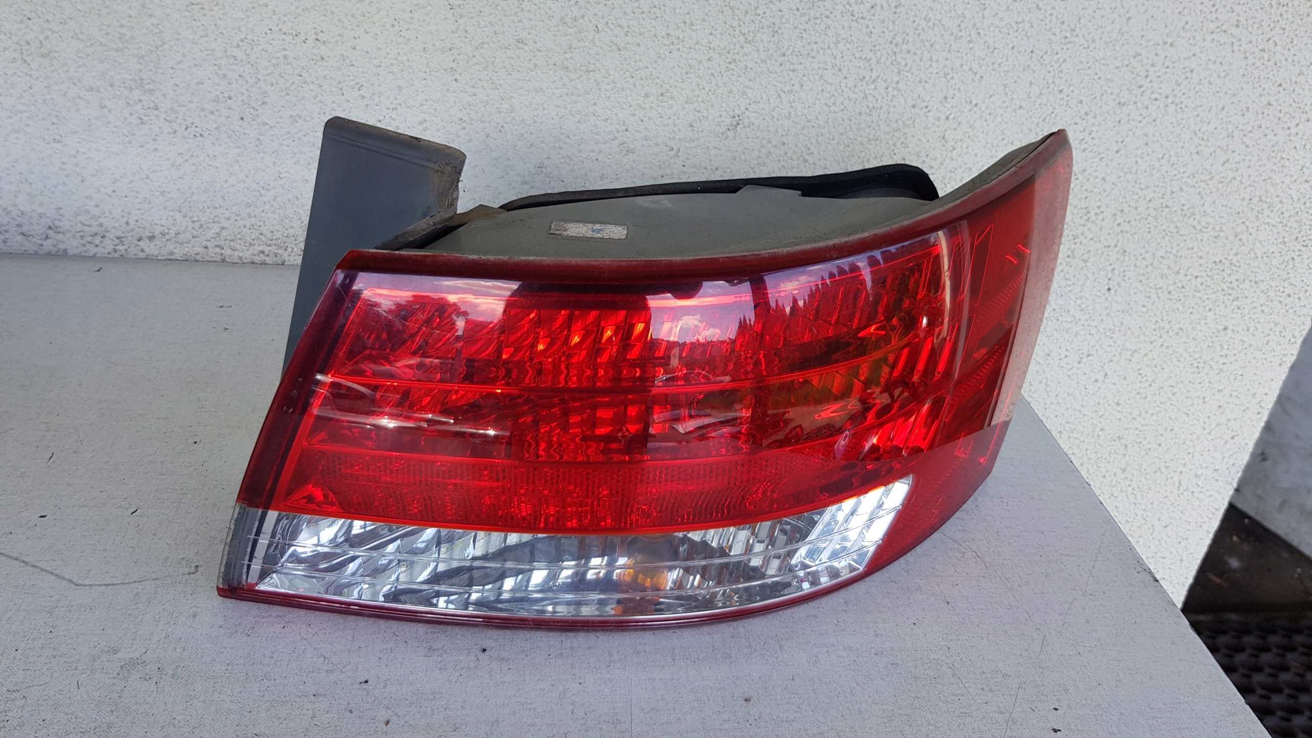 ФАРА ЗАДНЯ ЗАД. ПРАВА HYUNDAI SONATA В