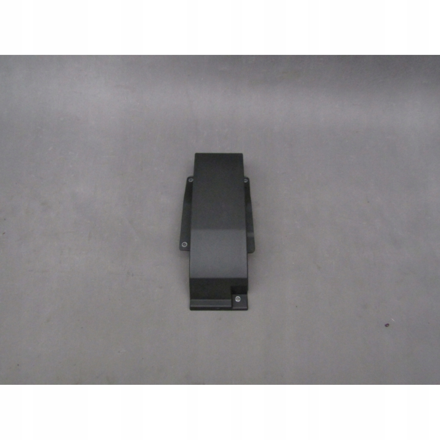 Iveco Daily 14- skrzyniowy listwa pod wlew paliwa