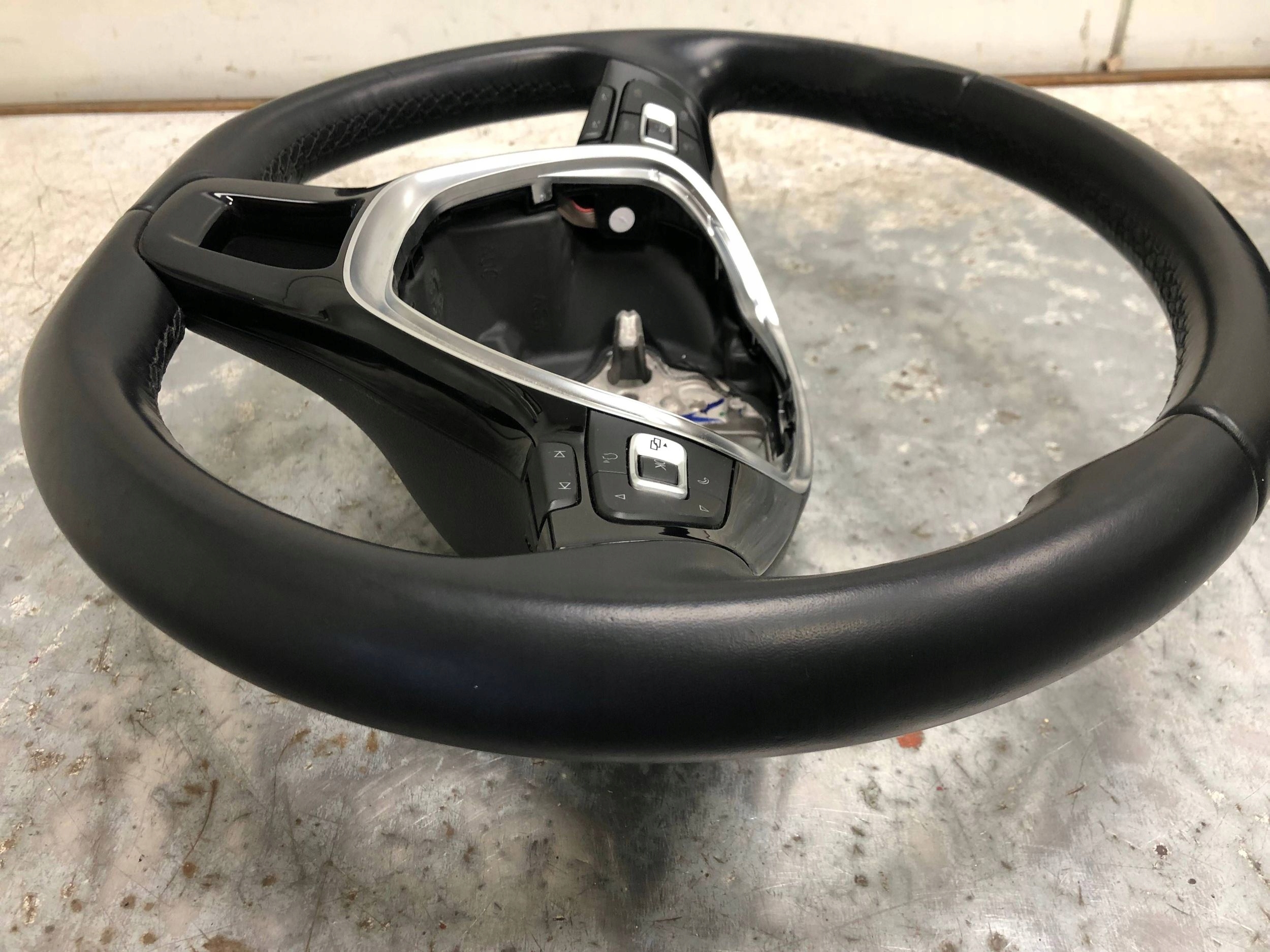 steering wheel, leather MULTIFUNKCJA with shifting VW PASSAT B8 5G0419091GF