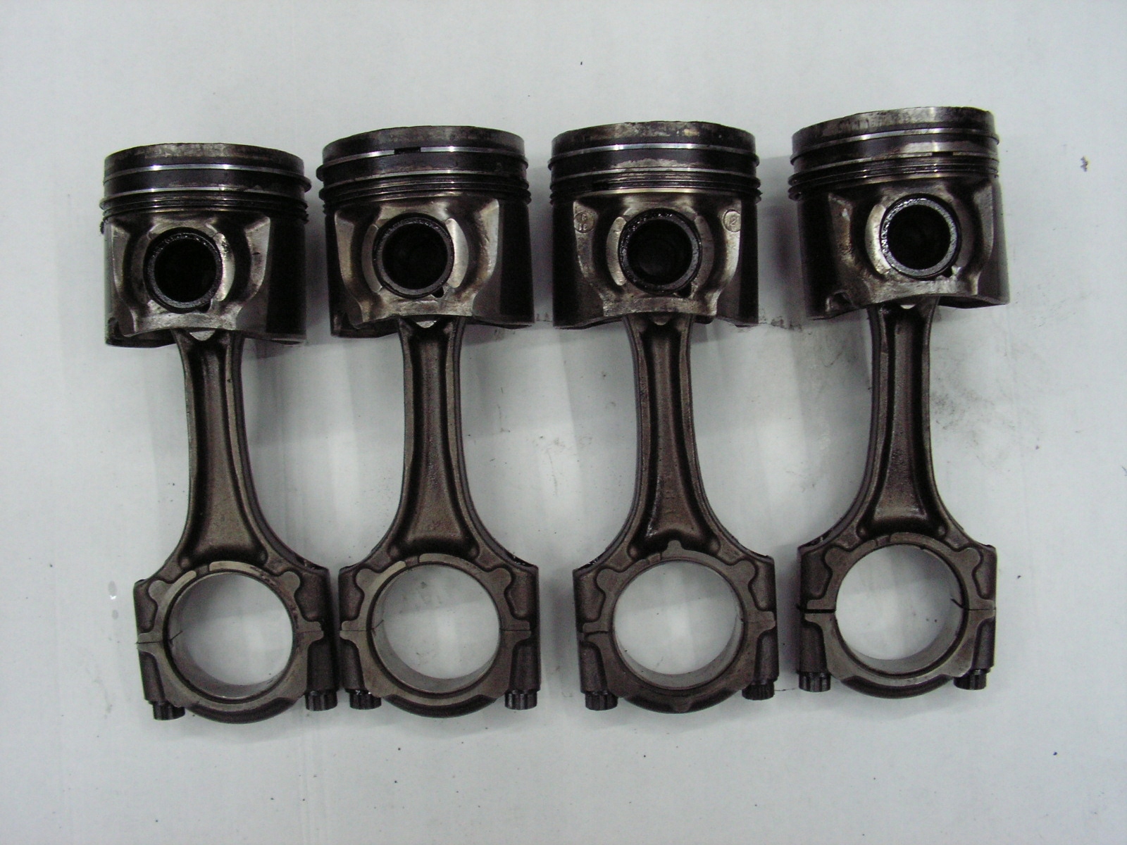 1CD-0000 - RAV4 II 2.0 D4D ПОРШЕНЬ ШАТУН 116 КОНЕЙ 1CD 2000-06