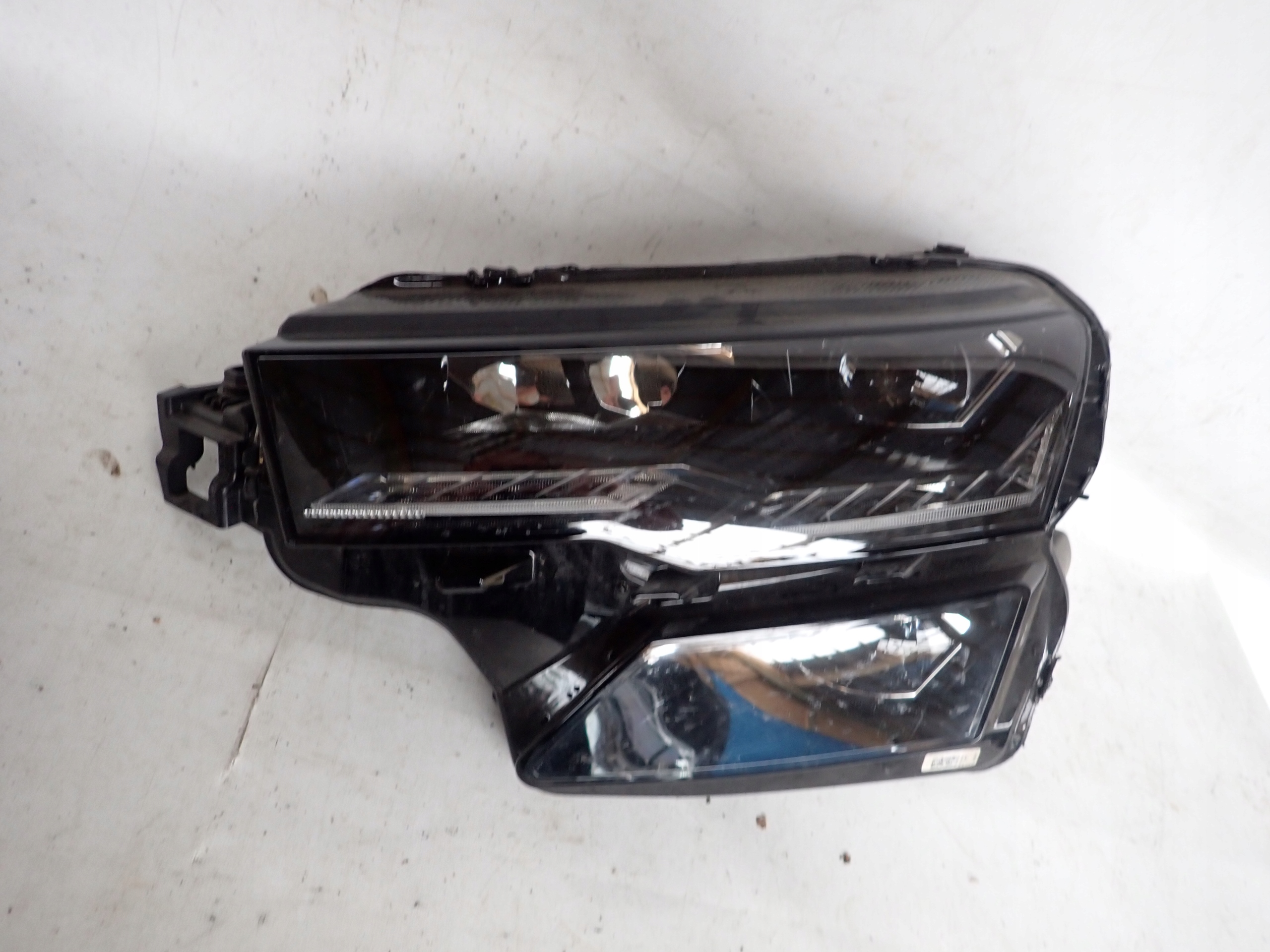 SKODA KAROQ LIFT 21-> light front front left FULL LED 57B941035B