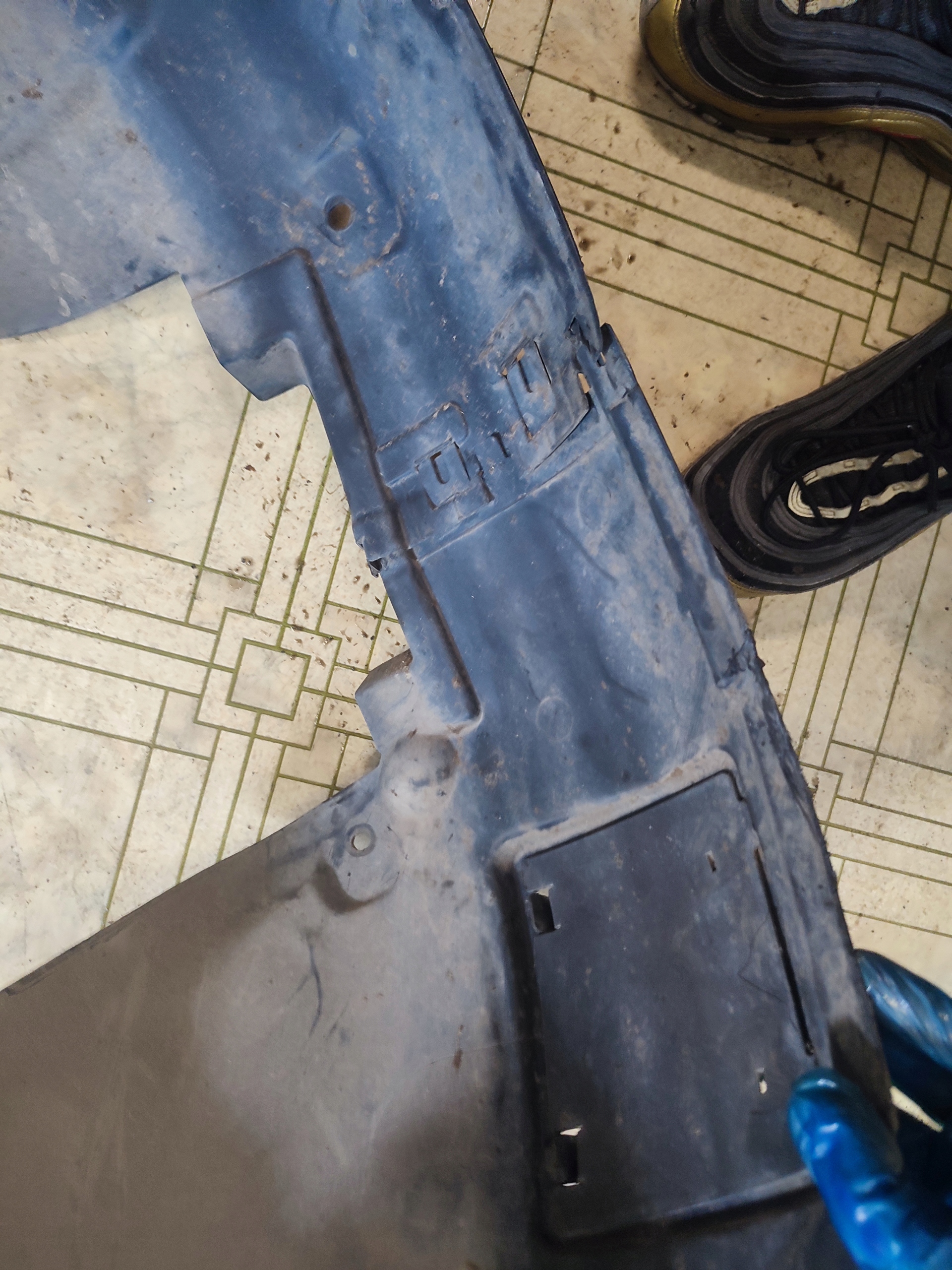 mudguard right front OPEL ASTRA H III 13125603