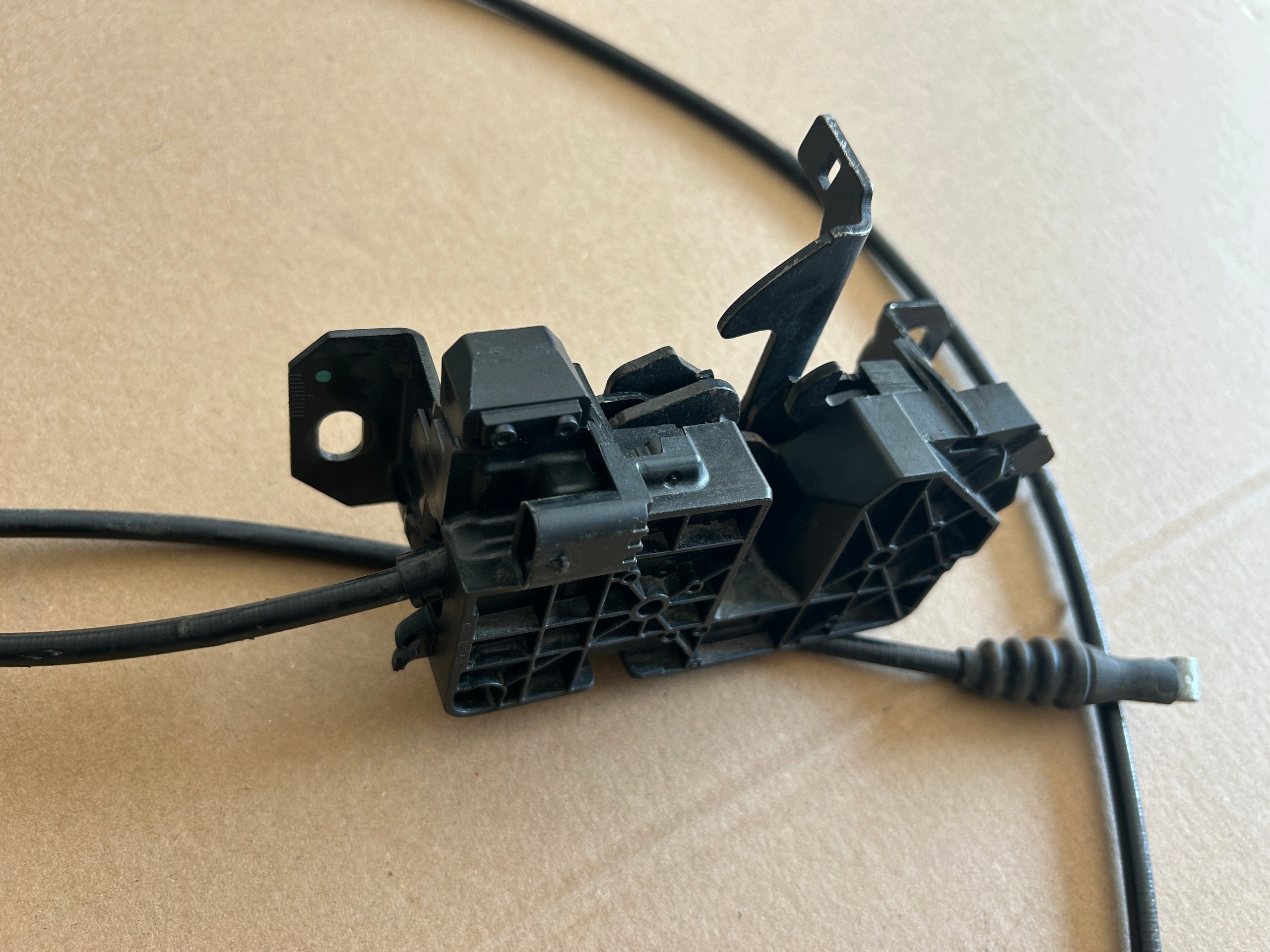 MERCEDES W177 bonnet latch lock A177880300080C0 rope