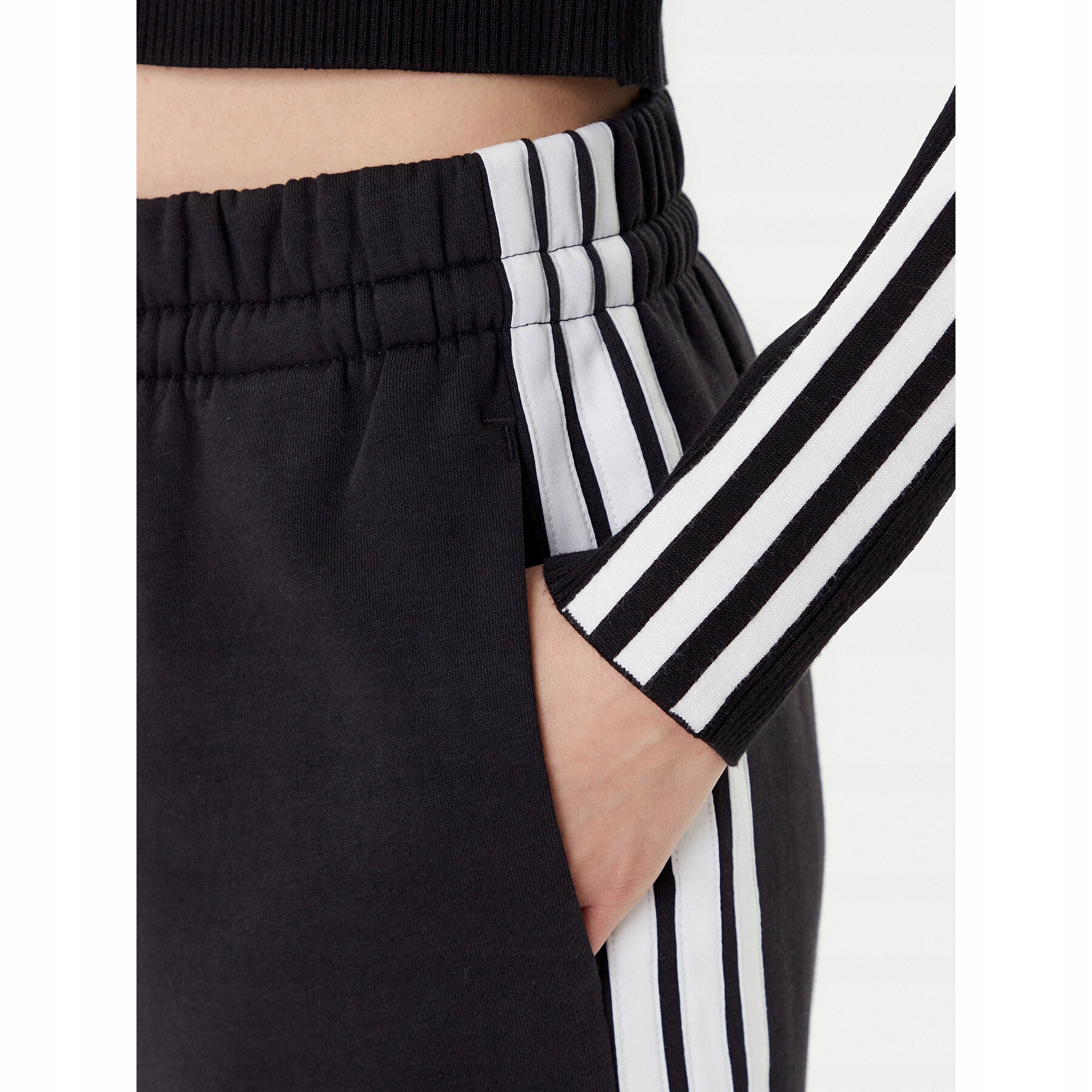 Adidas Damskie Spodnie dresowe Czarny JE1276