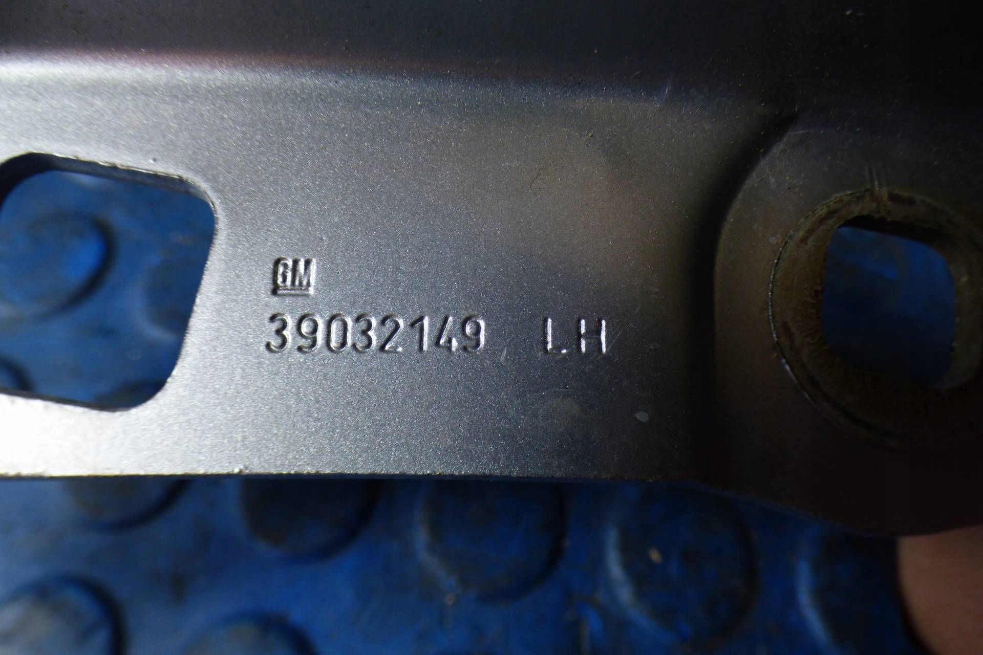 Opel Astra K V hinge bonnets left front 39032149 lakier Z189 original st.BDB