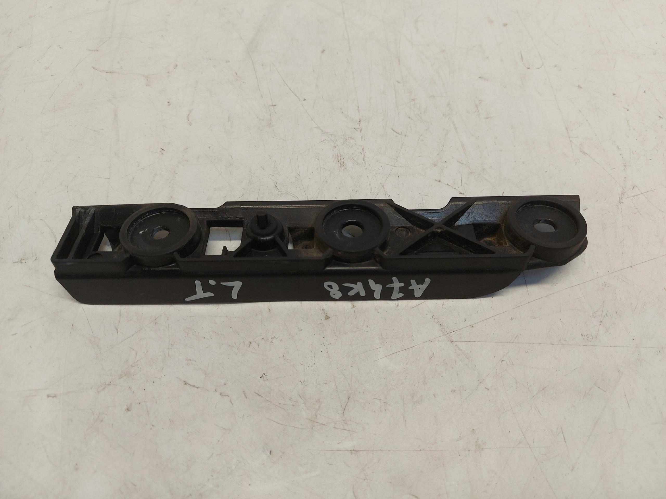 Audi A7 II 4K8 4M0 TFSI bumper bracket left