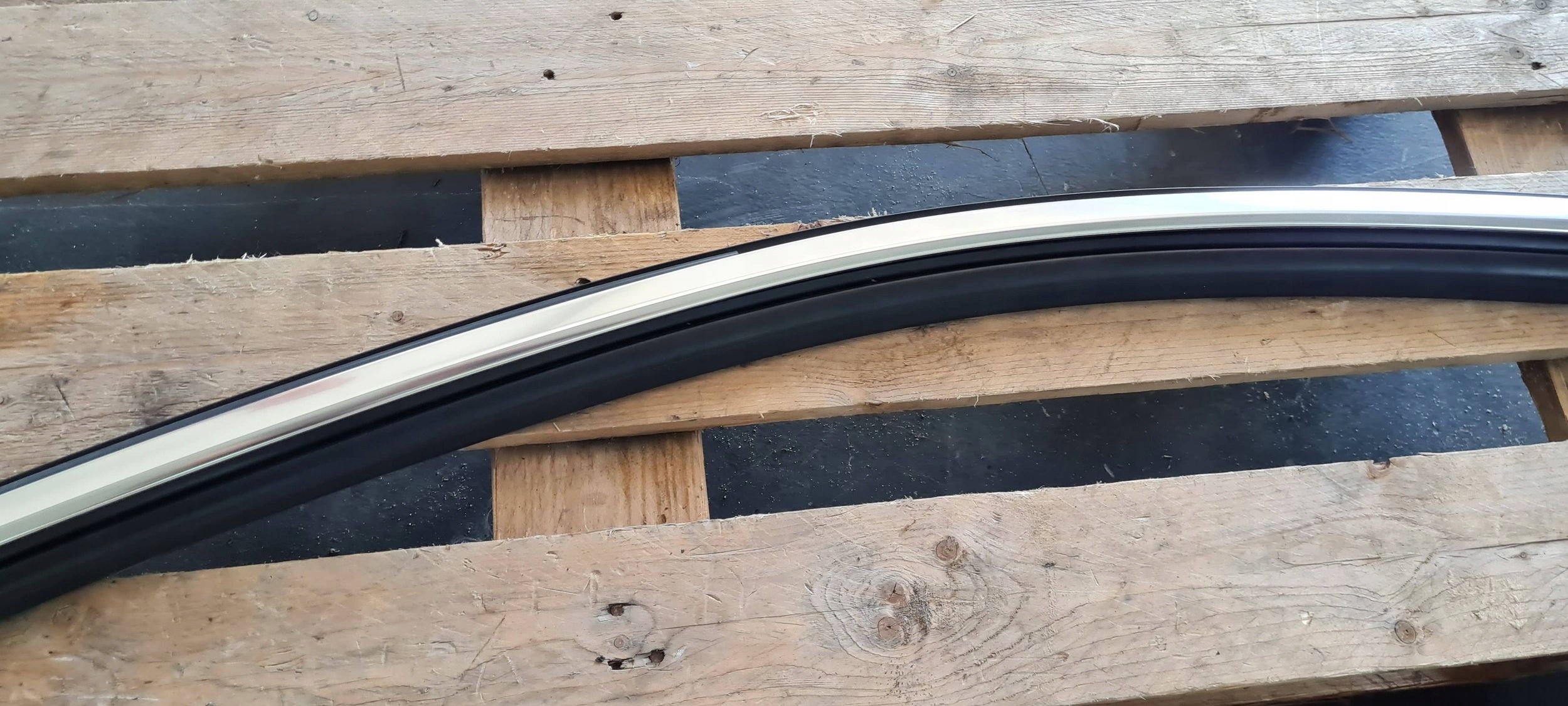 A6 C8 4K moulding gasket rubber door left front CHROM 4K0837431B
