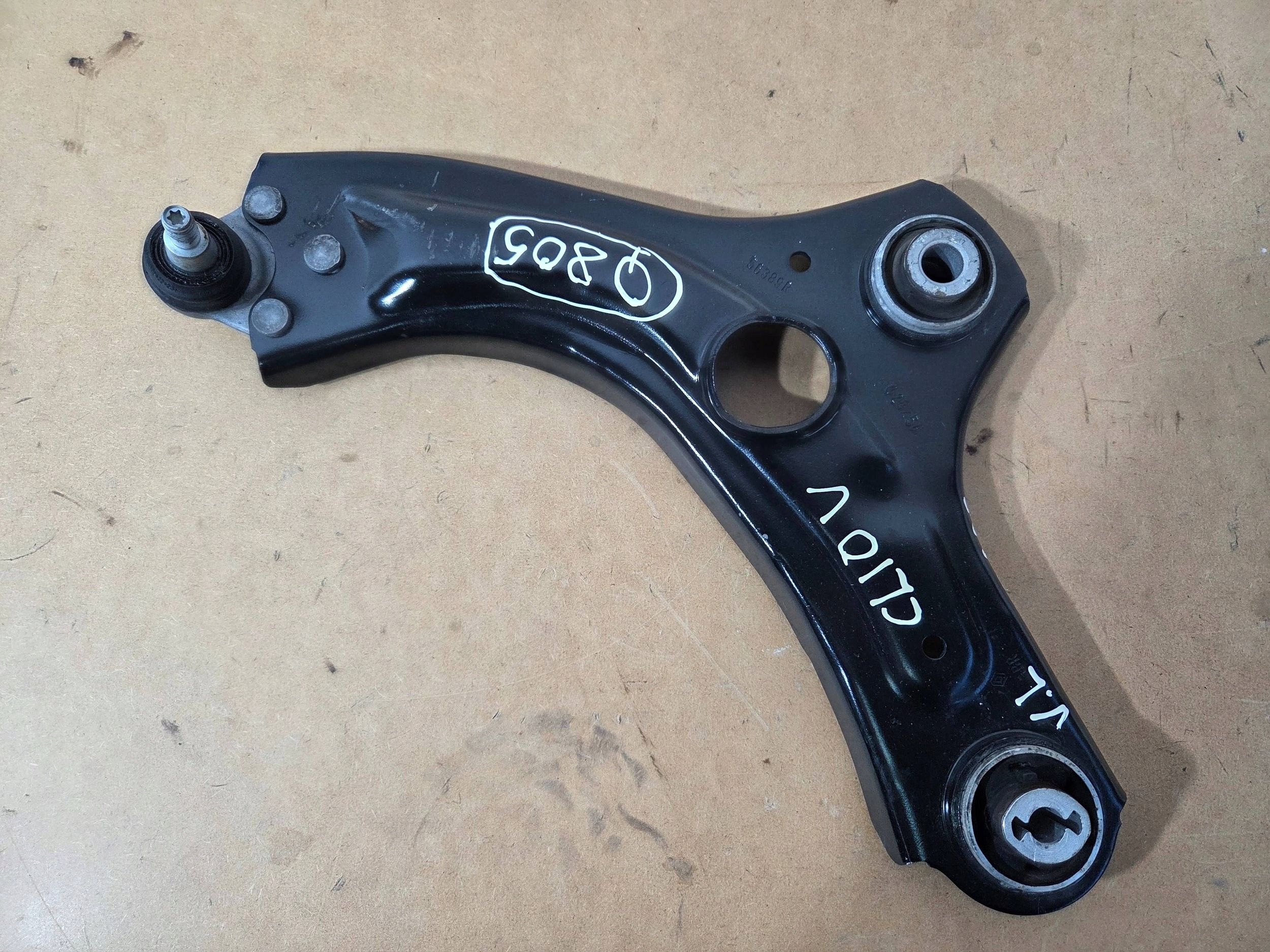 Renault Clio V 2025r arm front left 56389R (Q805)