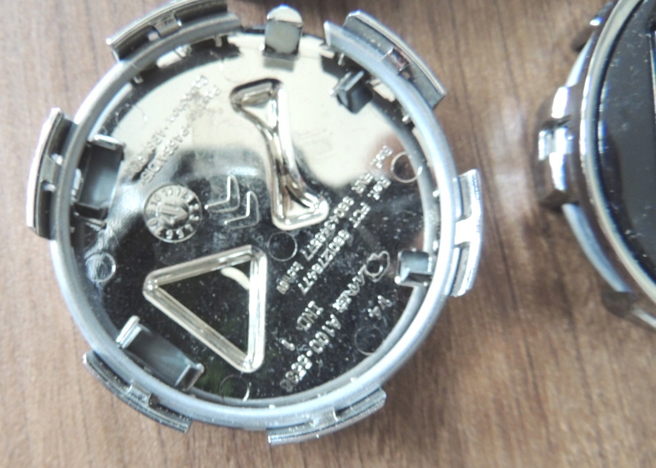 DEKIELEK FELGI ALUMINIOWEJ CITROEN DS Kod producenta 1609953780