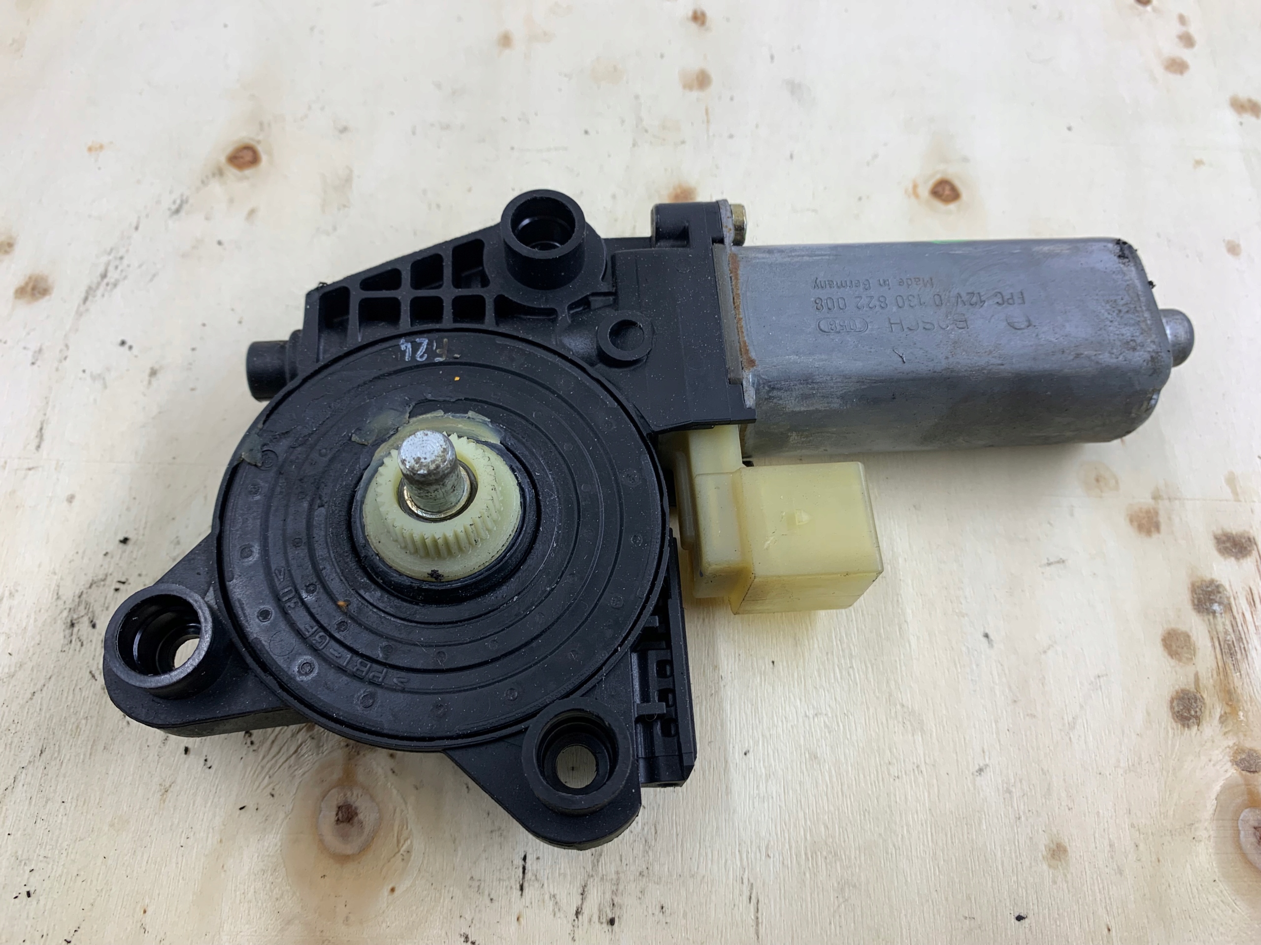 MERCEDES W203 mini motor windows left rear part 0130822008