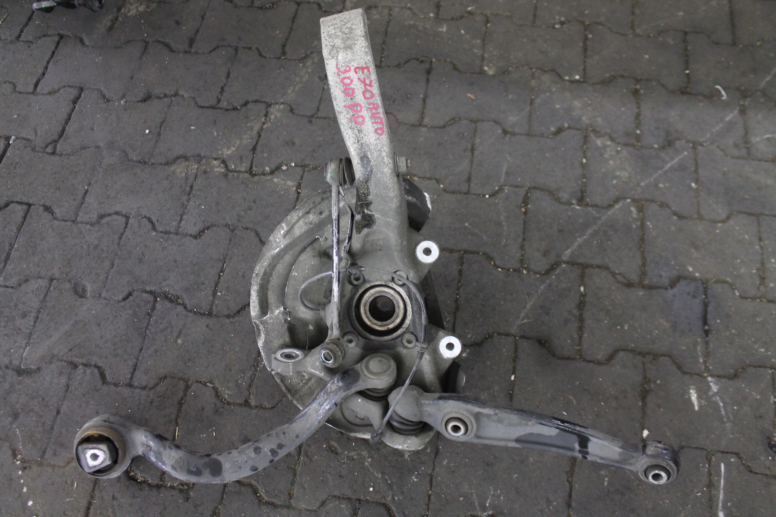 swing right front BMW X5 E70 3.0D 06-13