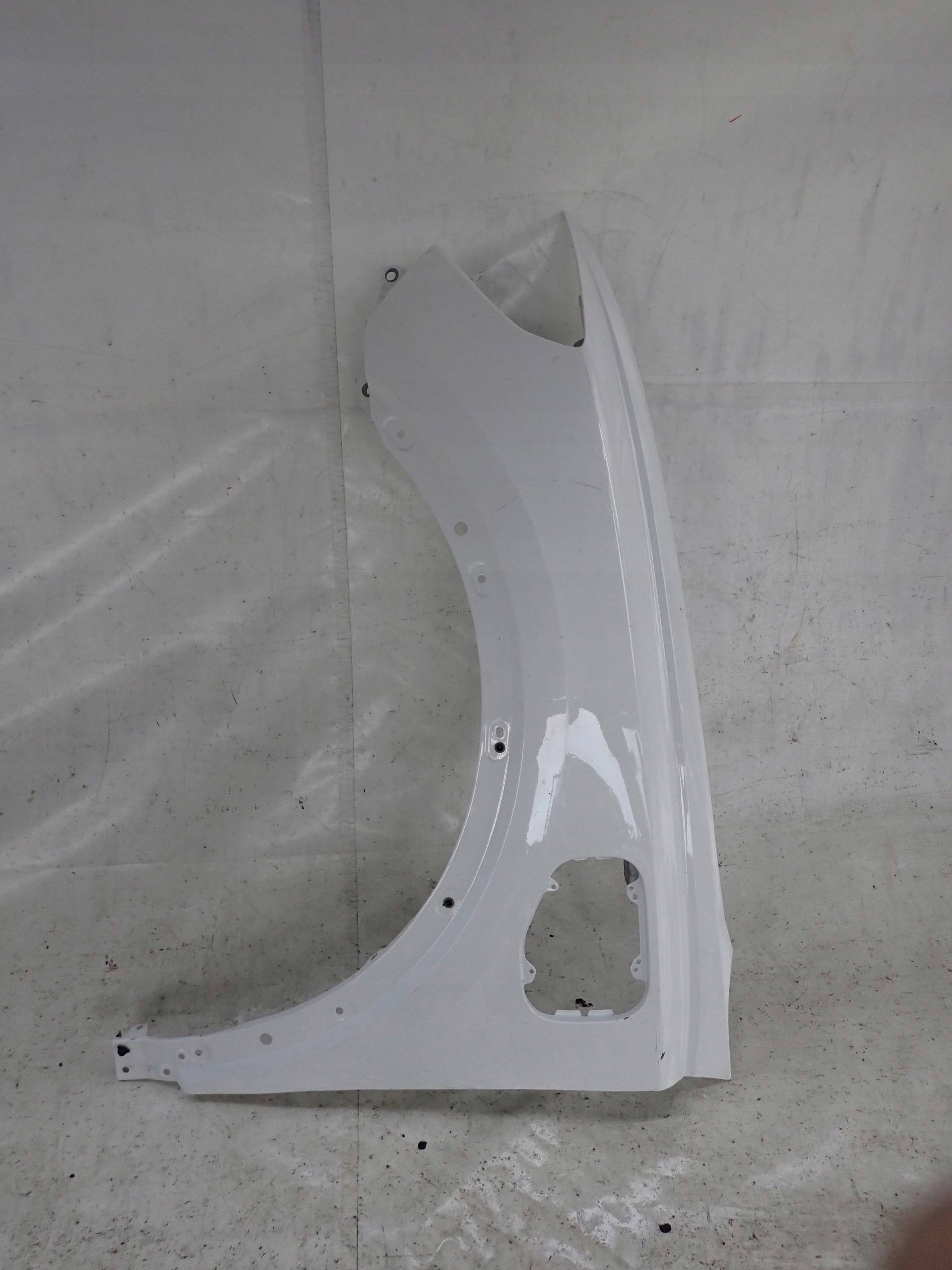 AUDI Q3 83A HYBRYD HYBRID 18- fender left front