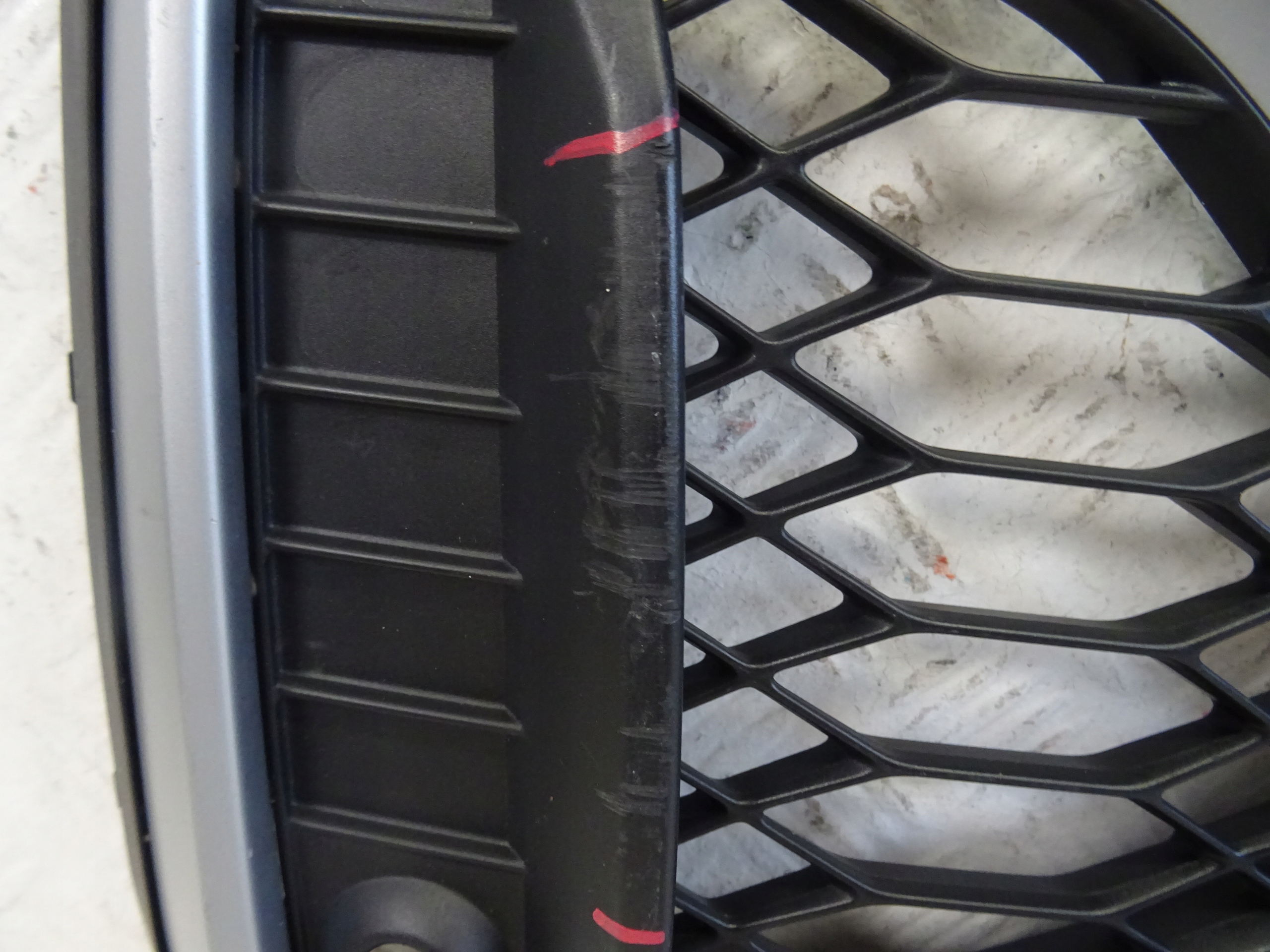 grid of a bumper front front right AUDI Q2 LIFT S-LINE 81A807682Q