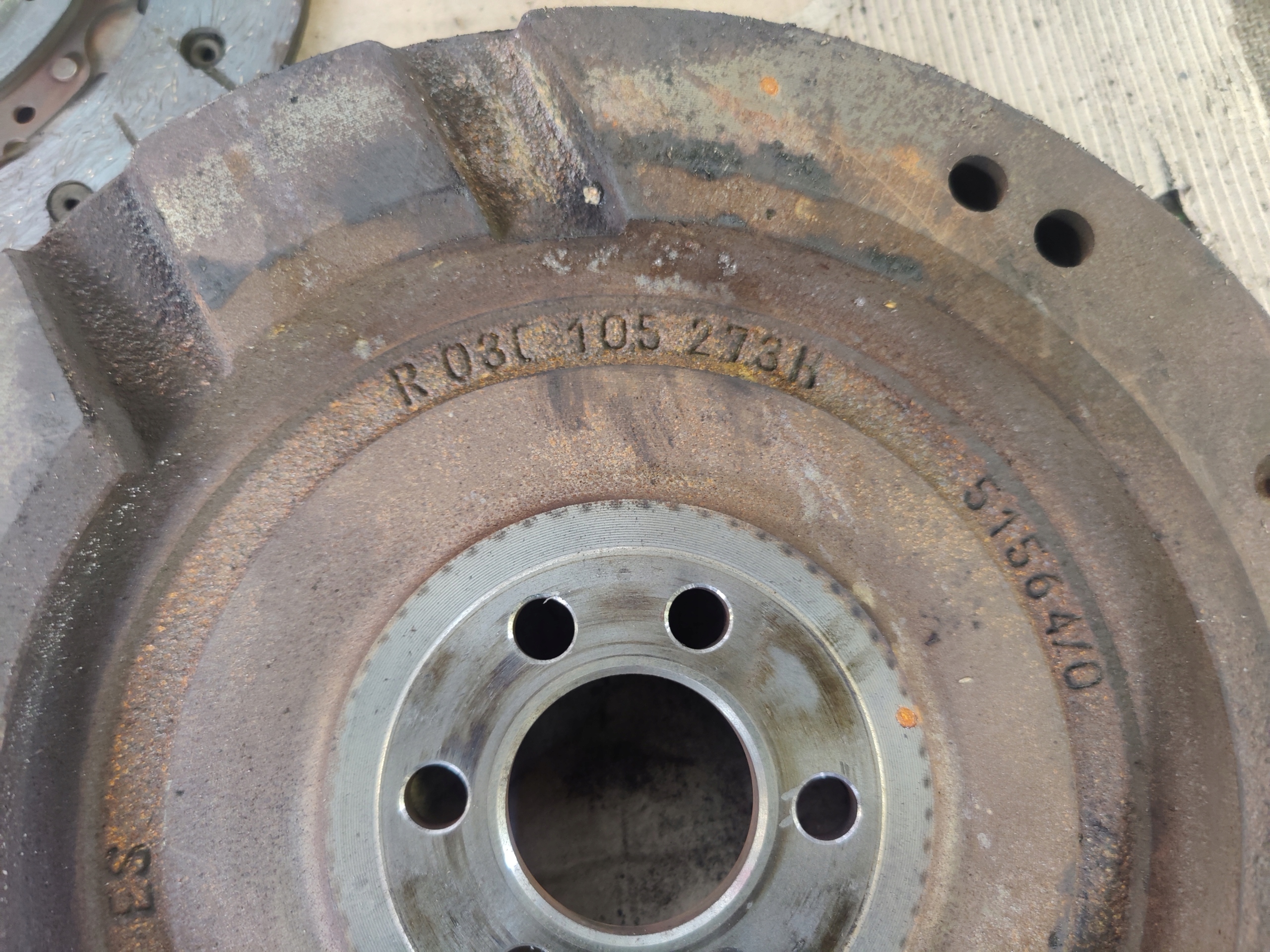 VW SEAT 1.4 TSI CAX VOLANO USATO 03C105273B di pressione disco A115