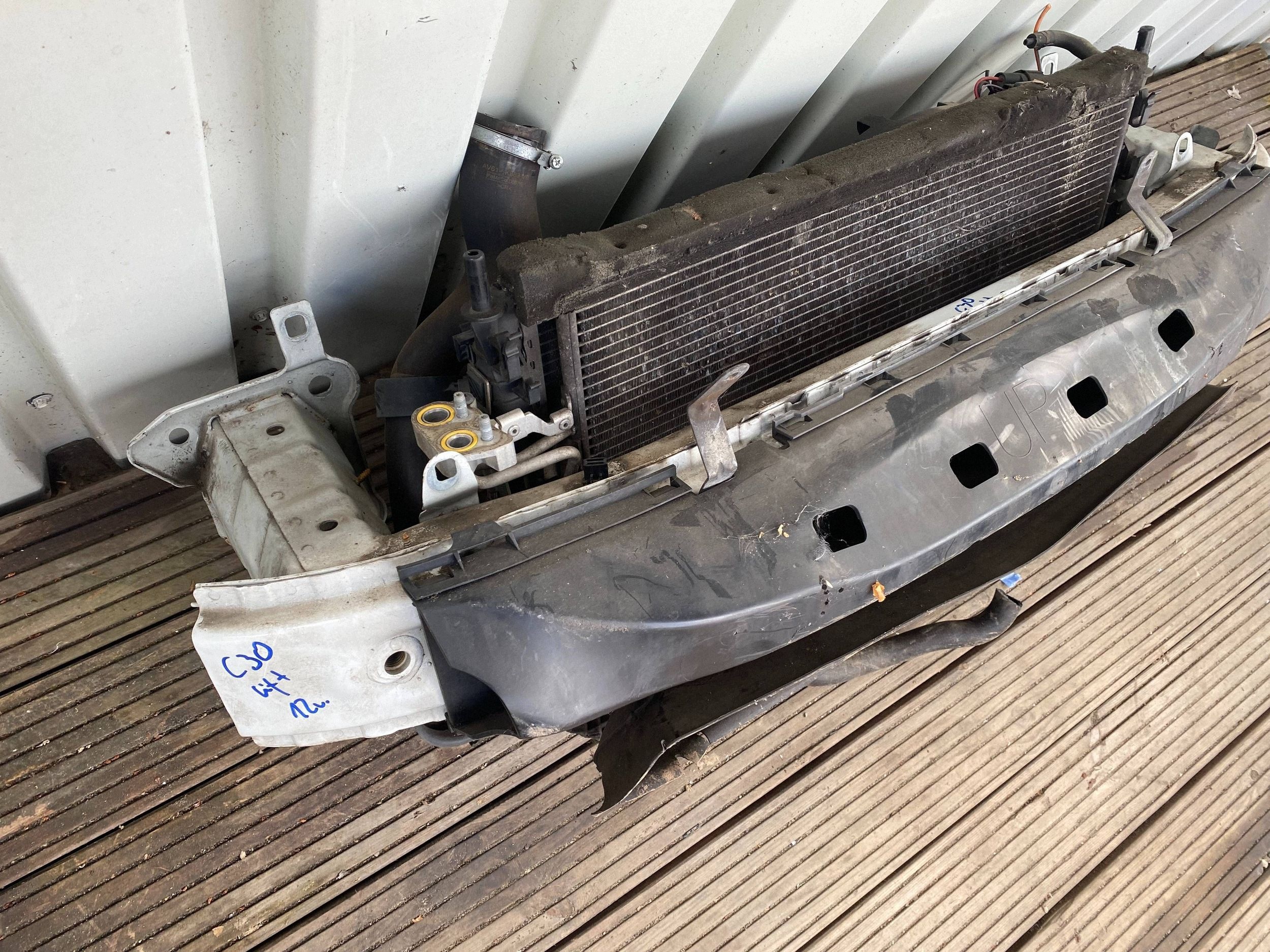 VOLVO C30 LIFT 1.6D complete support panel for radiators radiator sider