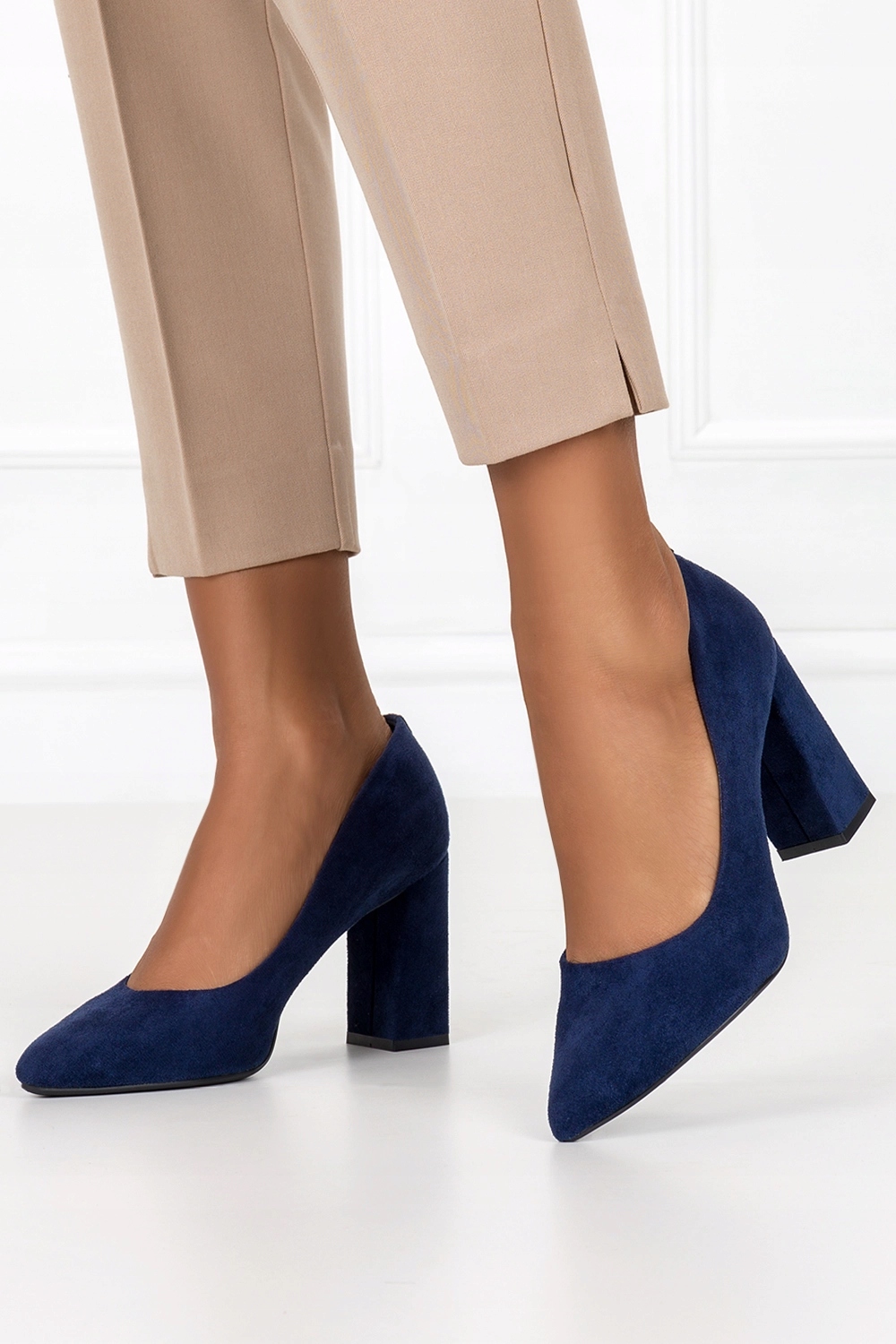 CZÓŁENKA DAMSKIE NA OBCASIE SŁUPKU KLASYCZNE MODNE NOSEK SZPIC r 38 Płeć kobieta