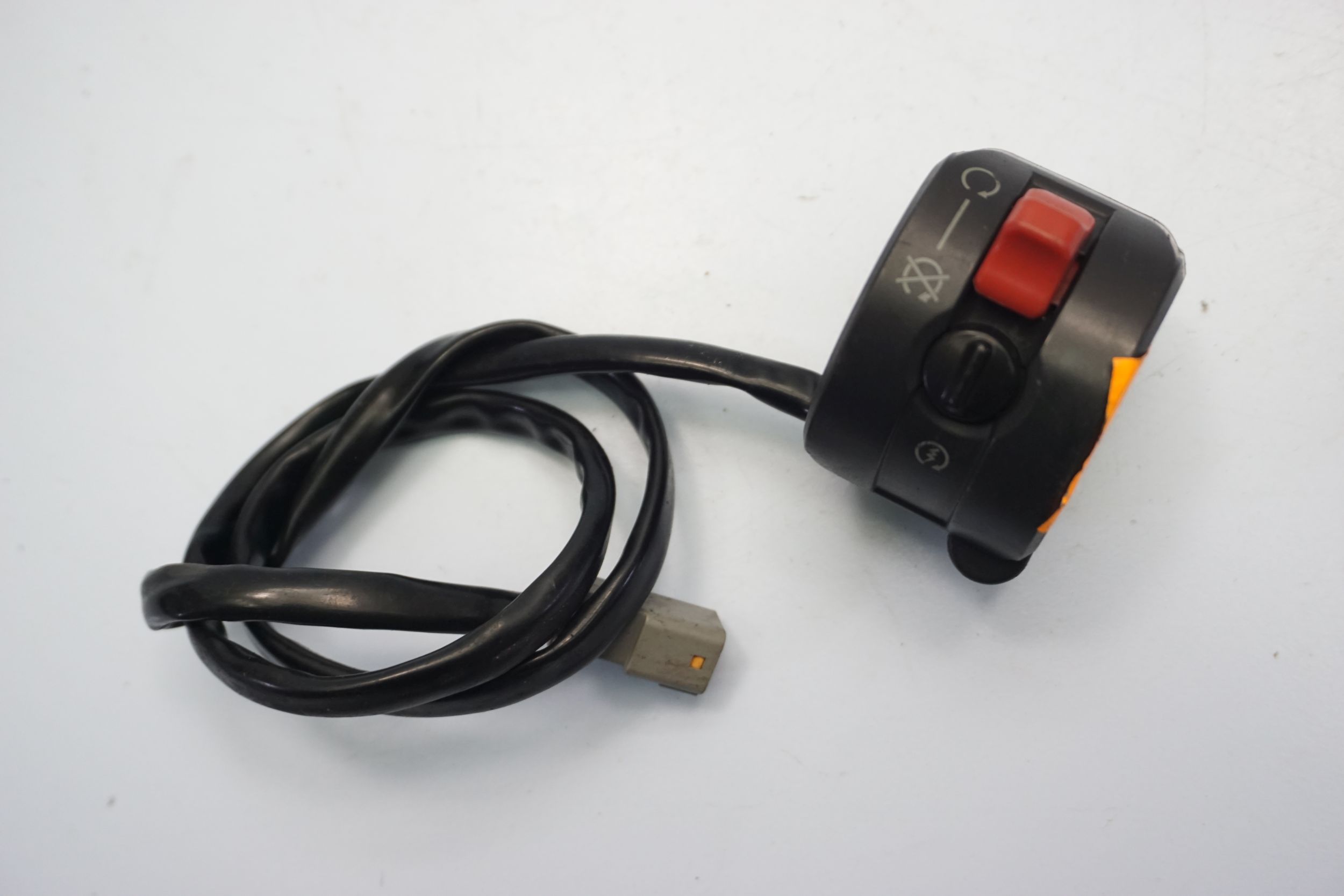 1862866189180060 - DUCATI MULTISTRADA 1200 S 10-15 ПРАВЫЙ ПЕРЕКЛЮЧАТЕЛЬ