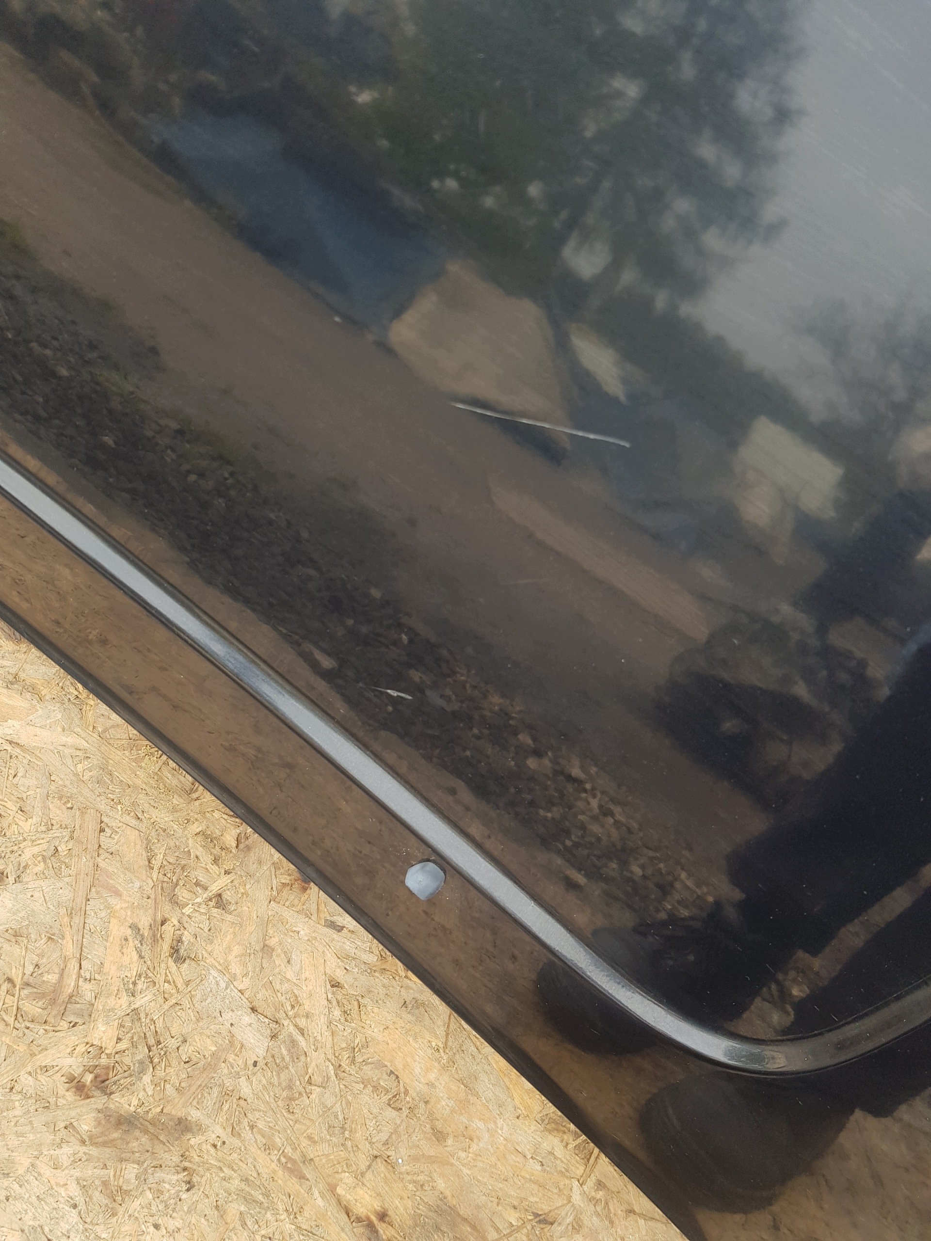 VOLVO XC90 e cofano GRANATOWA