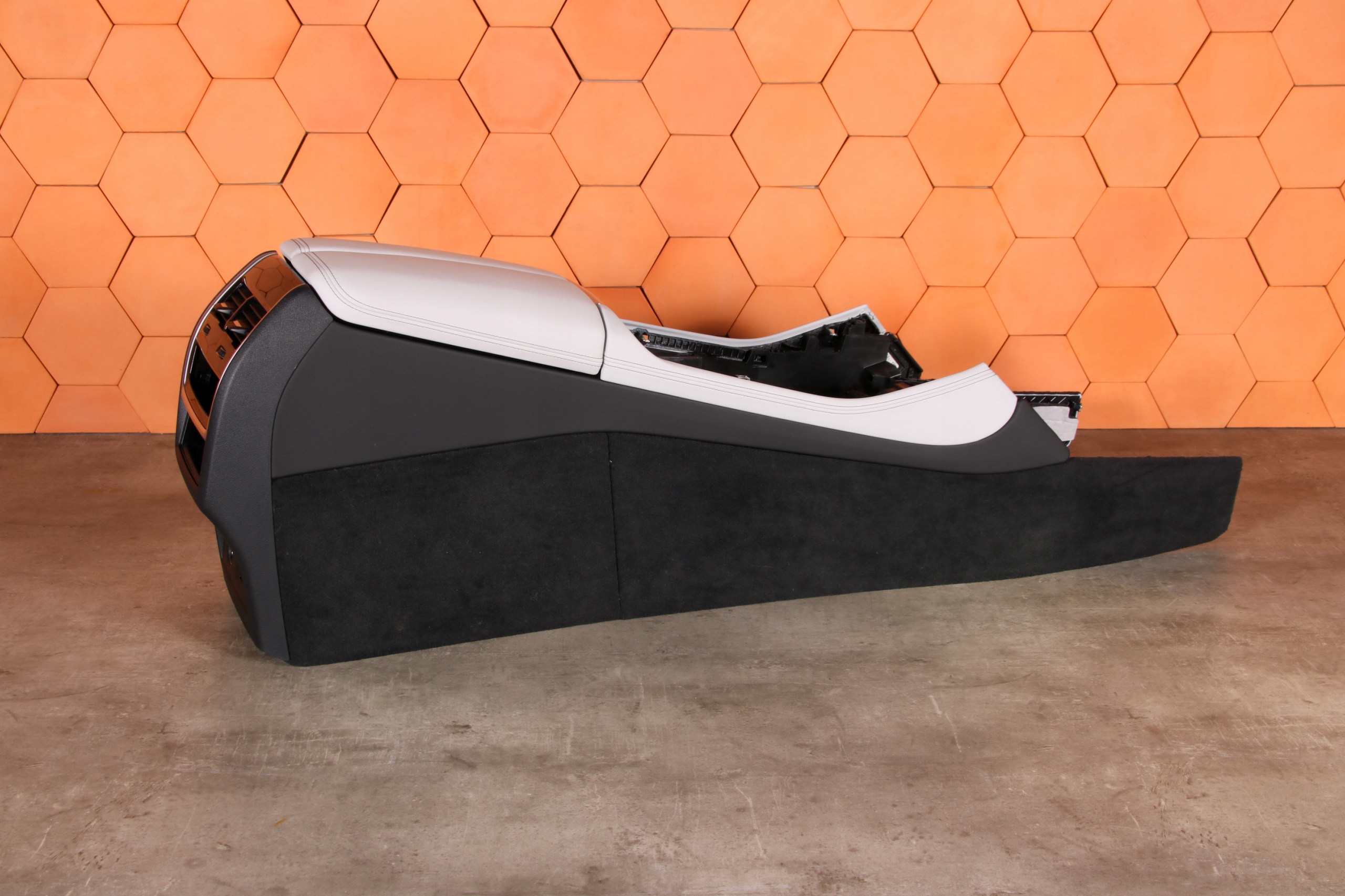 BMW X5 G05 TUNEL central console armrest PODGRZEWANY SILVERSTONE